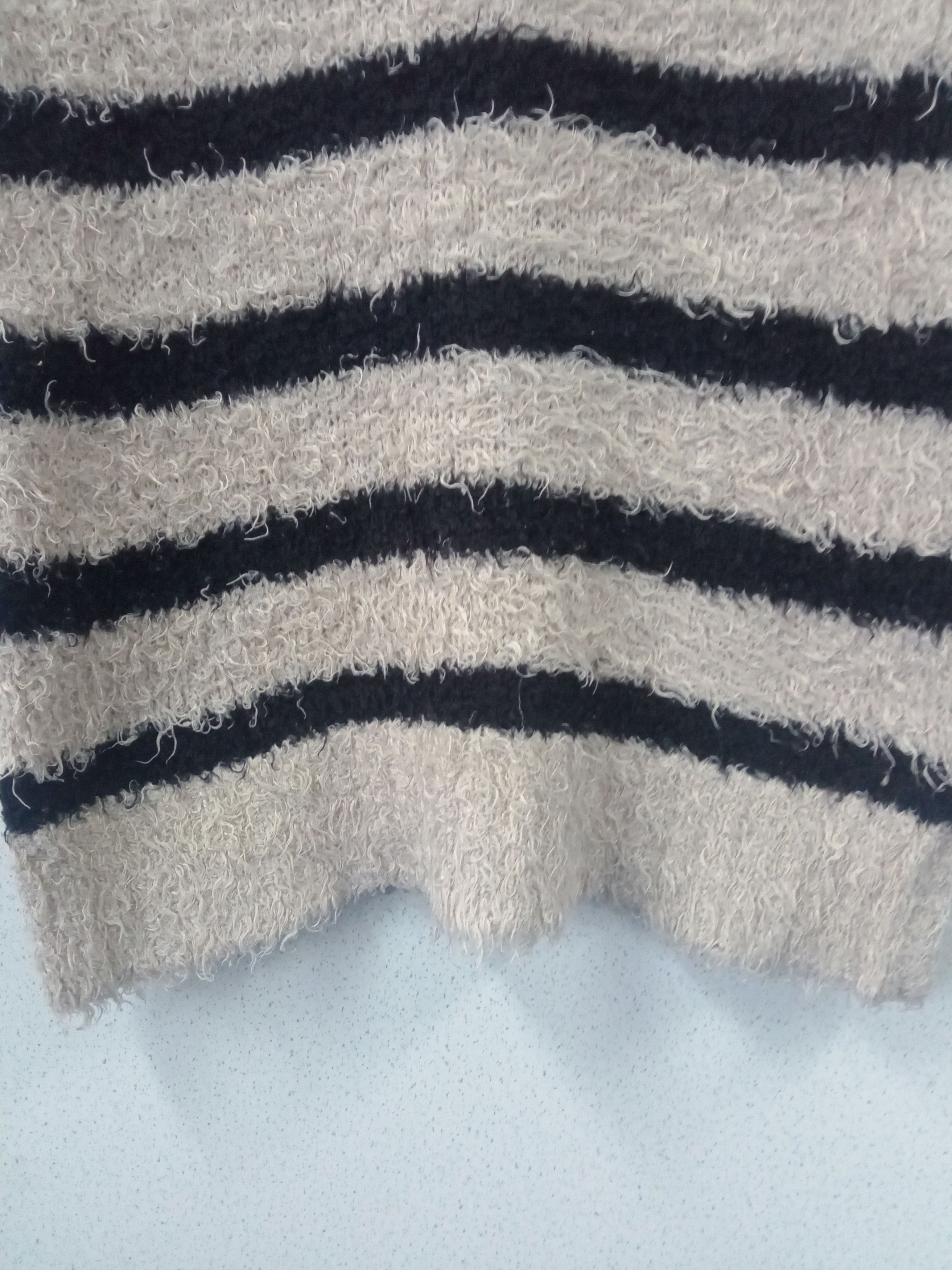 Japanese Brand Unbranded Mohair Stripe V Neck Jumper Size L / US 10 / IT 46 - 6 Thumbnail