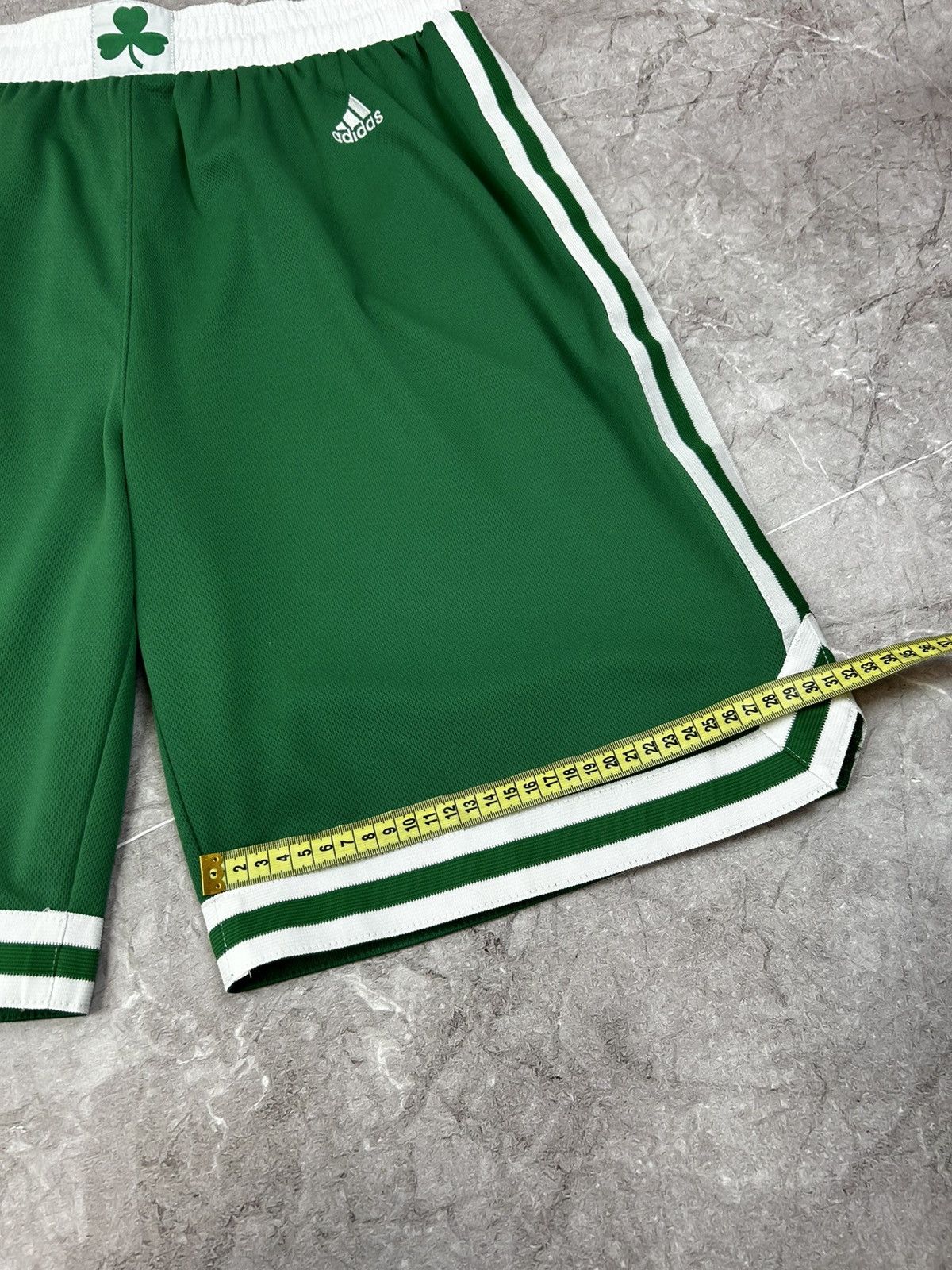 Adidas Vintage Adidas shorts NBA Celtic basketball style size m Size US 32 / EU 48 - 10 Thumbnail