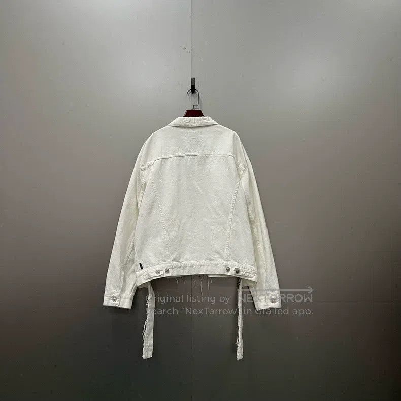 Balenciaga Balenciaga White collar embroidered logo denim jacket Size XS / US 0-2 / IT 36-38 - 2 Thumbnail
