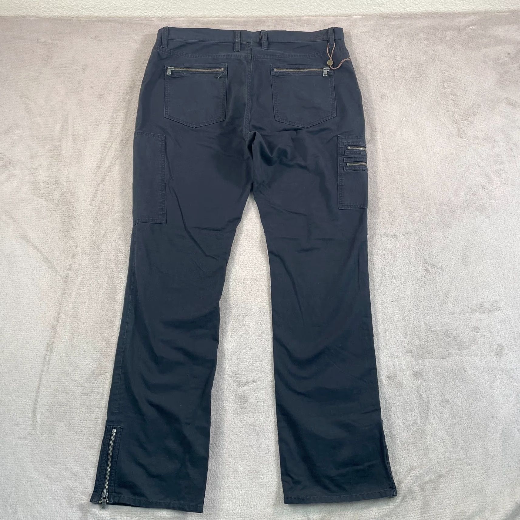 John Varvatos John Varvatos Cargo Pants Men 36x33 Black Zip Pockets Straight Leg USA Size US 36 / EU 52 - 7 Thumbnail