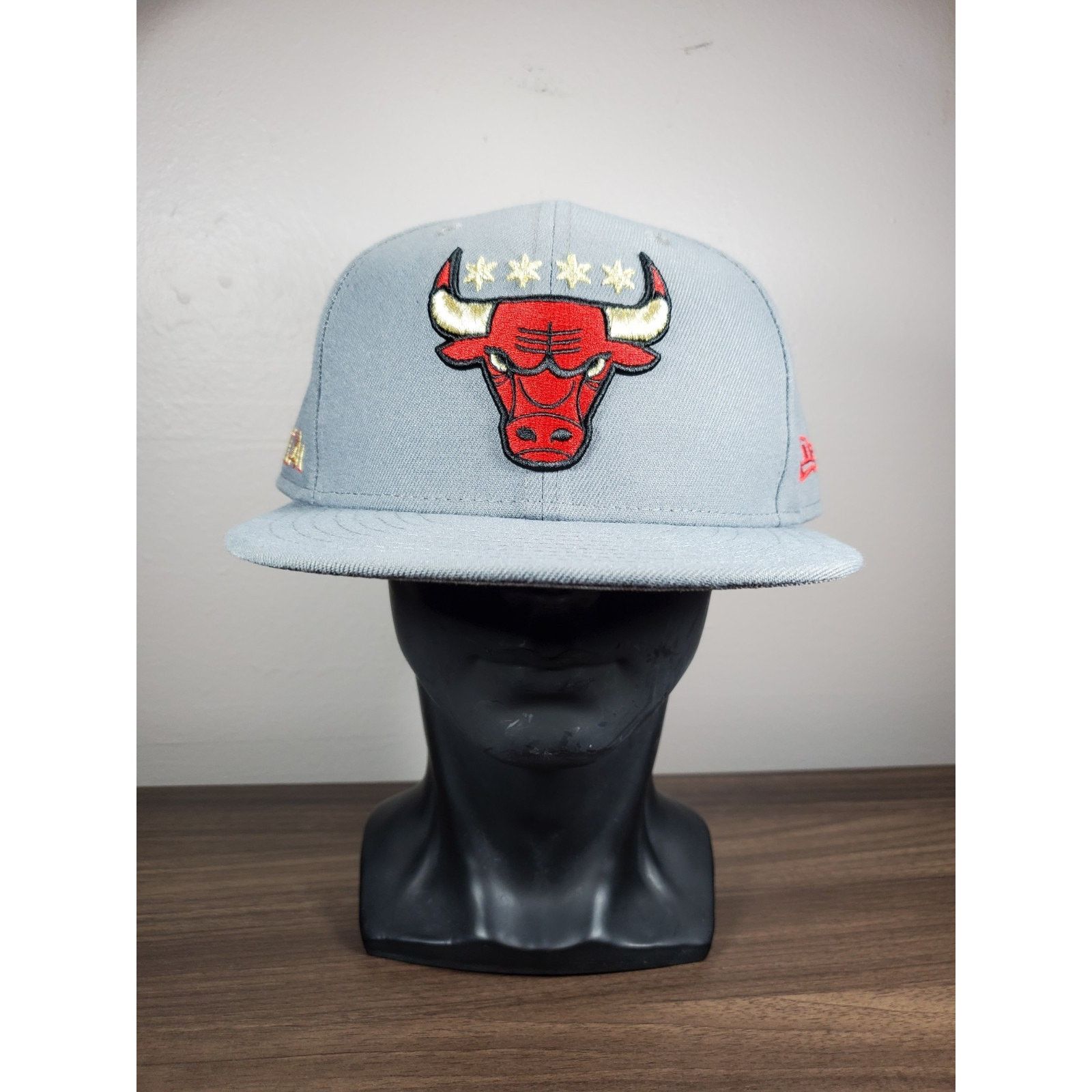 NBA × New Era Chicago Bulls Grey New Era 9Fifty Snapback Hat Cap Red Gold Size ONE SIZE - 3 Thumbnail