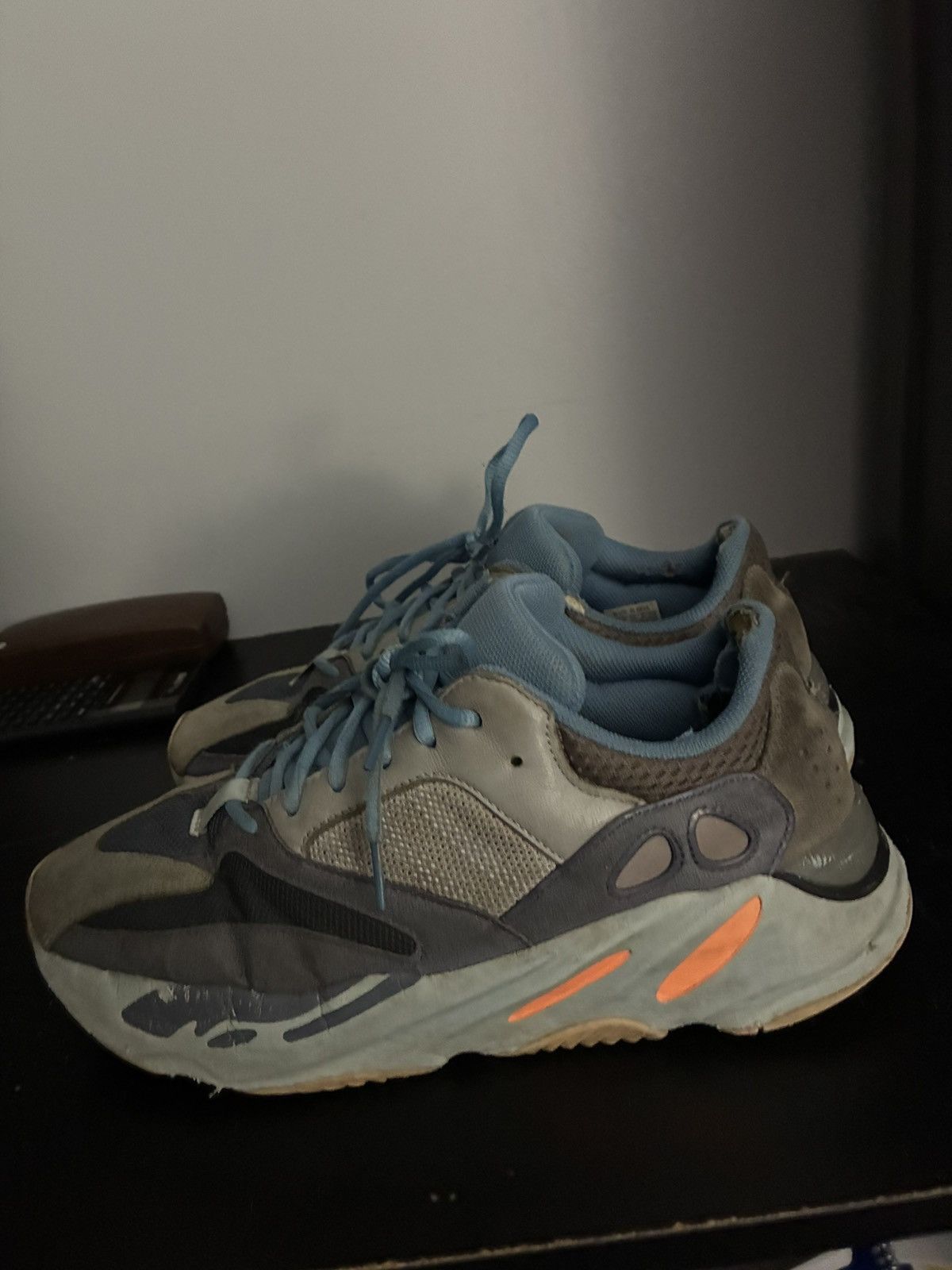 Yeezy Yeezy Carbon blue 700s Size US 10.5 / EU 43-44 - 2 Thumbnail