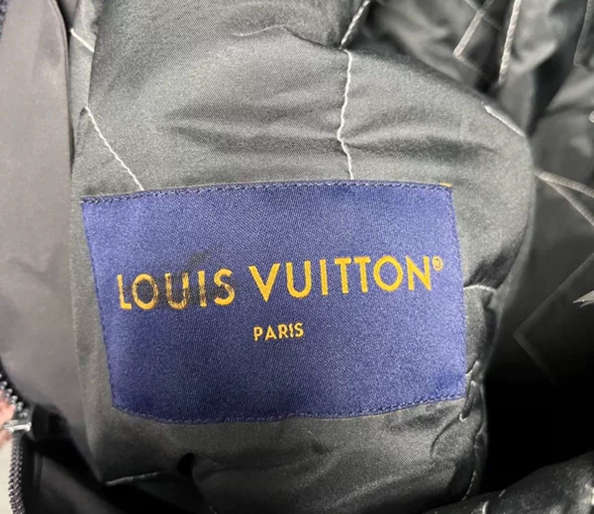 Louis Vuitton Louis Vuitton's latest black and white hooded jacket Size US S / EU 44-46 / 1 - 3 Thumbnail