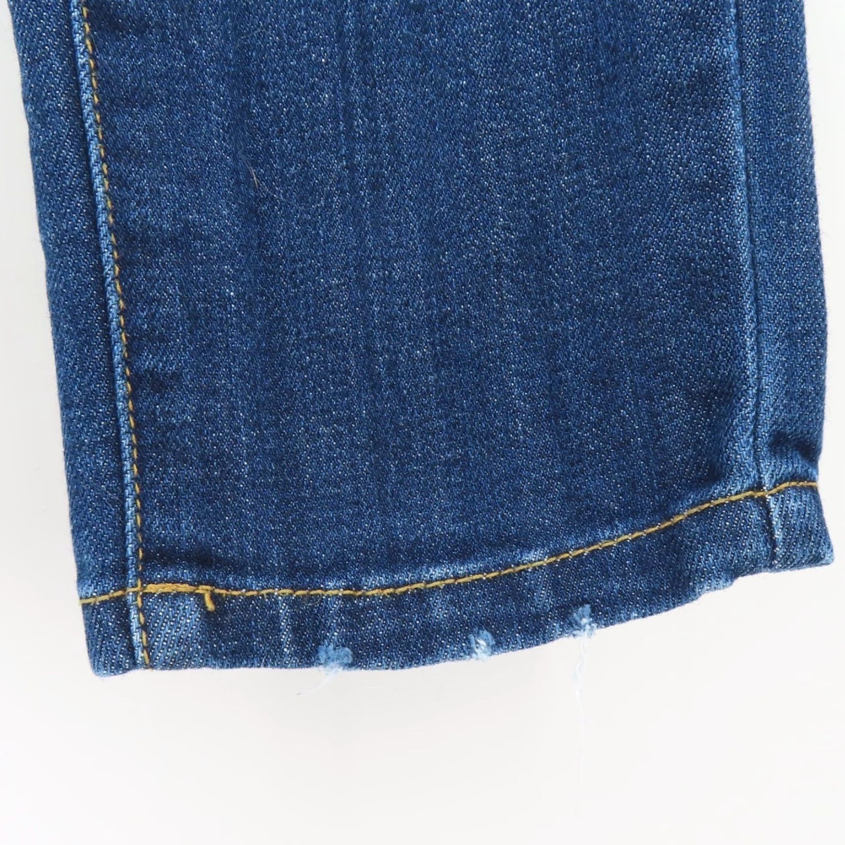 Vintage **Womens Skinny Distressed Blue Denim Jeans 33013** User: **Womens Skinny Distressed Blue Denim Jeans Style 33013** Size 42" / US 20 - 4 Thumbnail