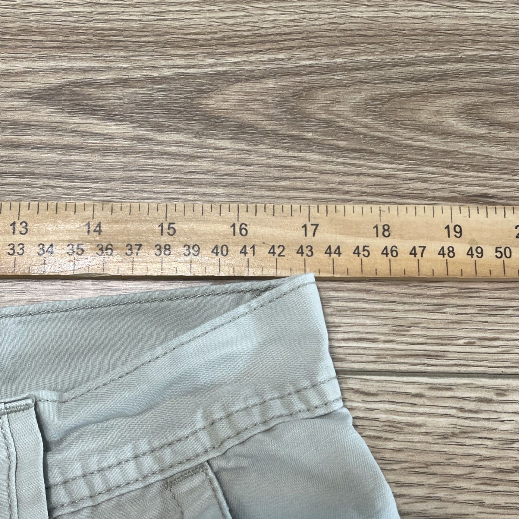 Levi's VINTAGE Levi's Cargo Shorts Men's Size 34 Khaki Workwear Beige 90s Size US 34 / EU 50 - 5 Thumbnail