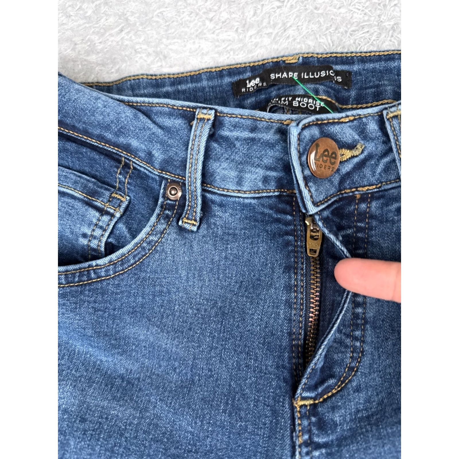 Lee Lee Jeans Women Blue Denim Slim Bootcut 28x30 Mid Rise Cotton 5-Pocket Zipper Distressed Regular 30" Inseam Jeans Mens? Size 28" / US 6 / IT 42 - 5 Thumbnail