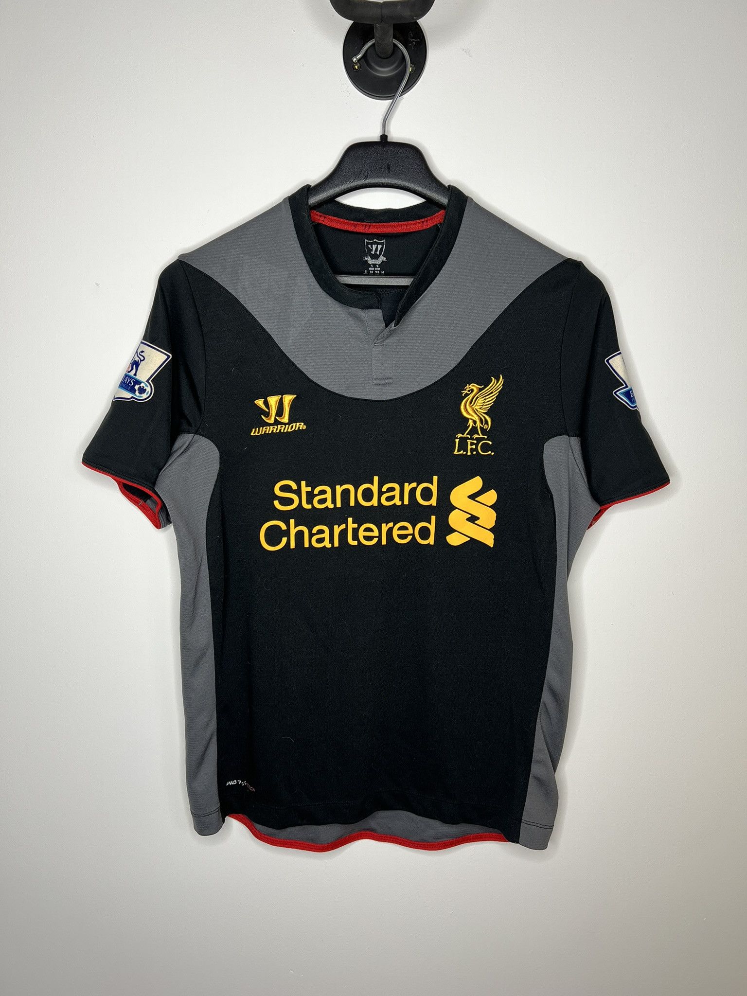 Warrior GERRARD #8 LIVERPOOL 2012 AWAY FOOTBAL SHIRT SOCCER JERSEY Size US S / EU 44-46 / 1 - 1 Thumbnail