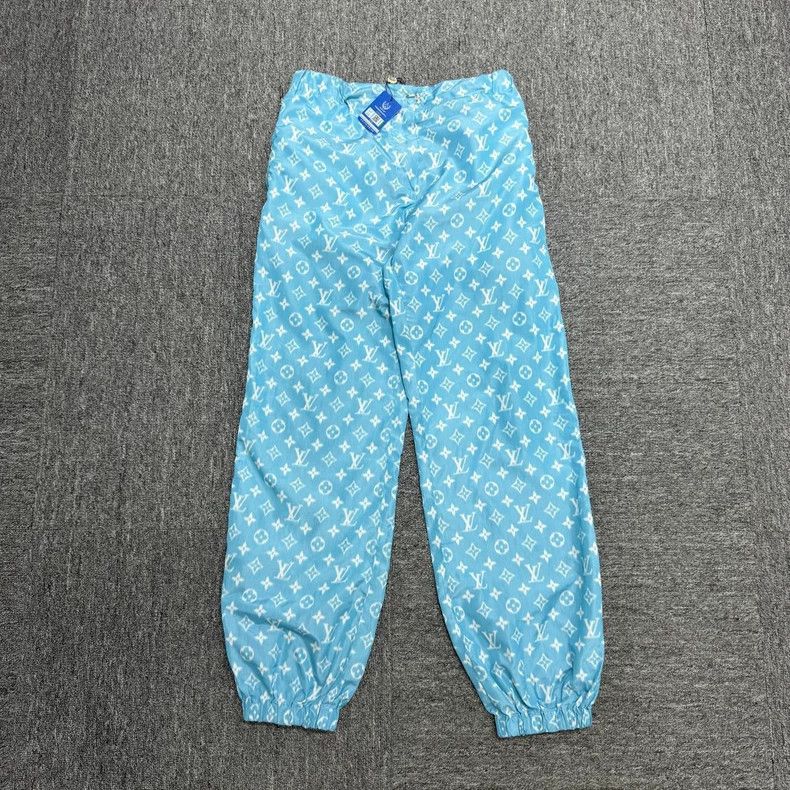 Louis Vuitton Louis Vuitton presbyopic logo pants 2501-Nextarrow Size US 34 / EU 50 - 1 Thumbnail