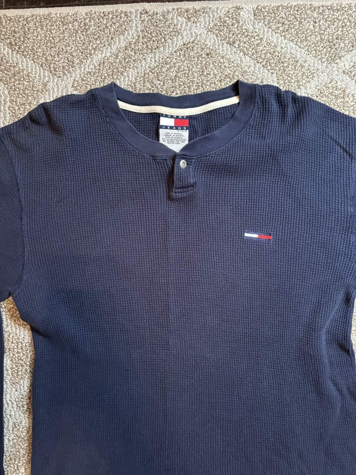 Tommy Jeans 00s Tommy Jeans Single Button Henley Shirt Size US M / EU 48-50 / 2 - 2 Thumbnail