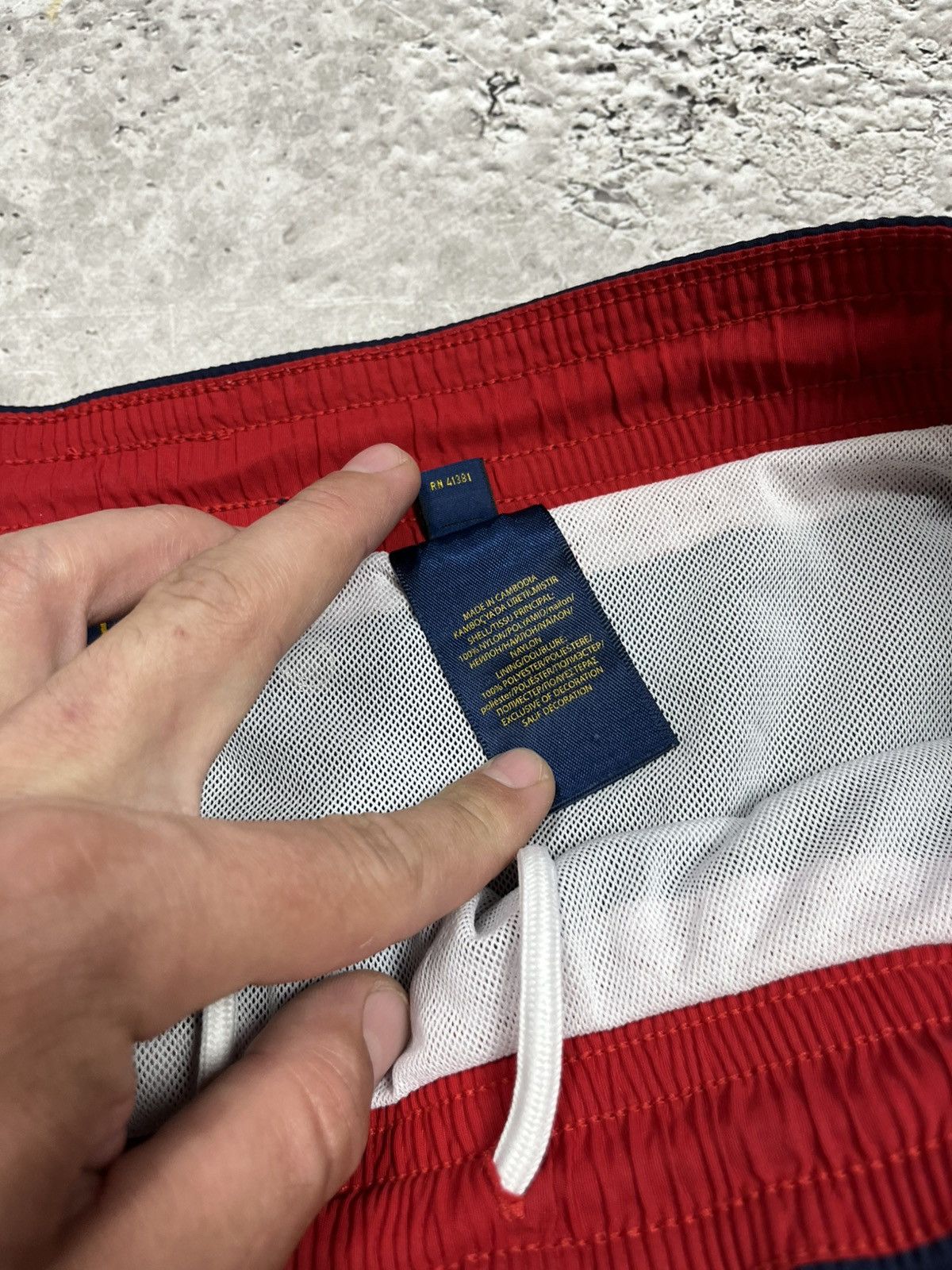Polo Ralph Lauren Polo Ralph Lauren navy swim shorts red waistband size M Size US 32 / EU 48 - 7 Thumbnail