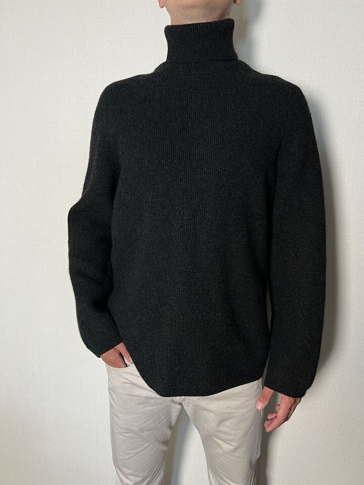 Louis Vuitton Louis Vuitton Mens Sweater Turtleneck Wool Gray Size XL Size US XL / EU 56 / 4 - 1 Thumbnail