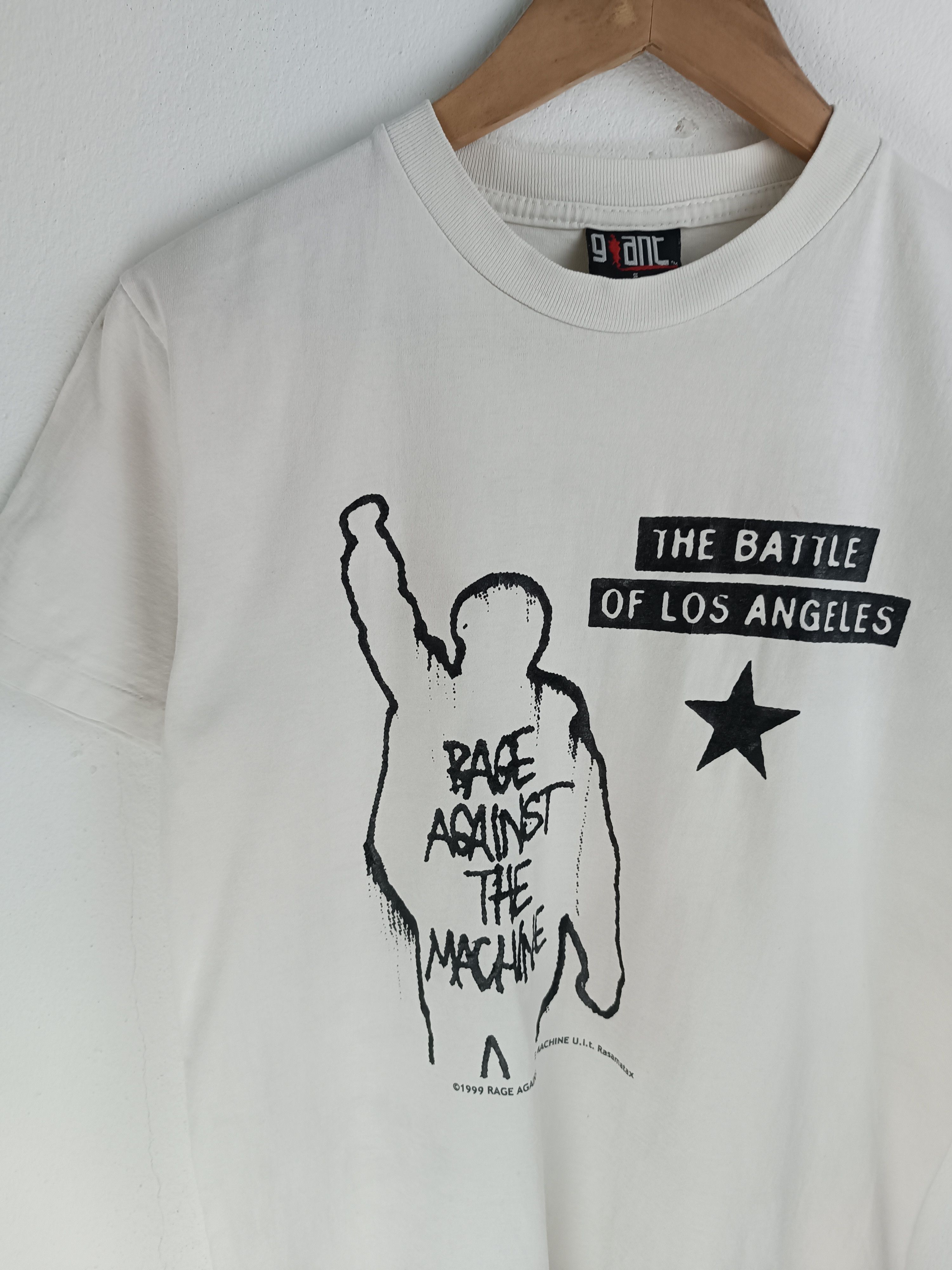 Band Tees VINTAGE '99 RAGE AGAINST THE MACHINE 'BATTLE LOS ANGELES' TS Size US S / EU 44-46 / 1 - 5 Thumbnail