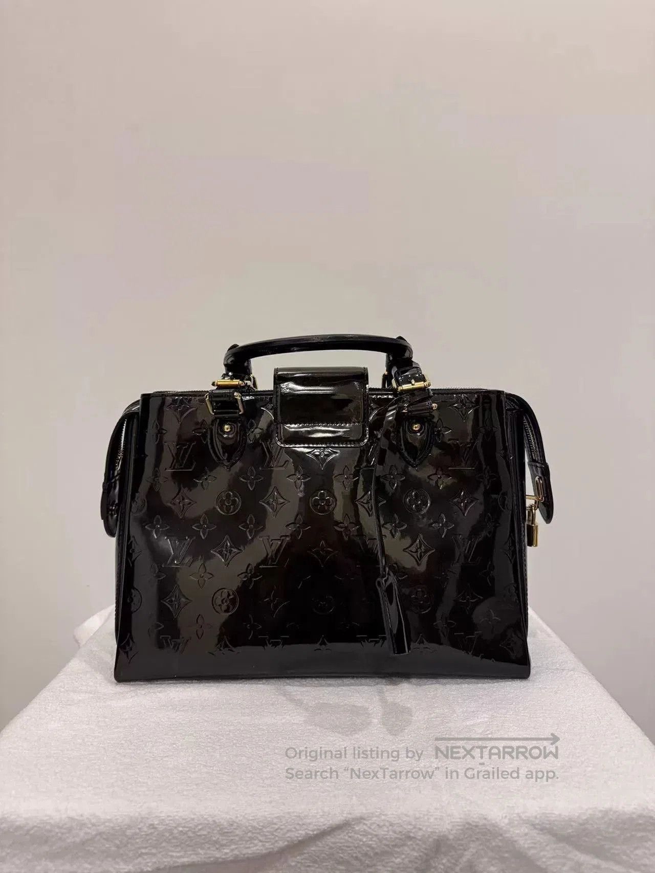 Louis Vuitton Louis Vuitton Patent Leather Handbag. Size ONE SIZE - 2 Thumbnail