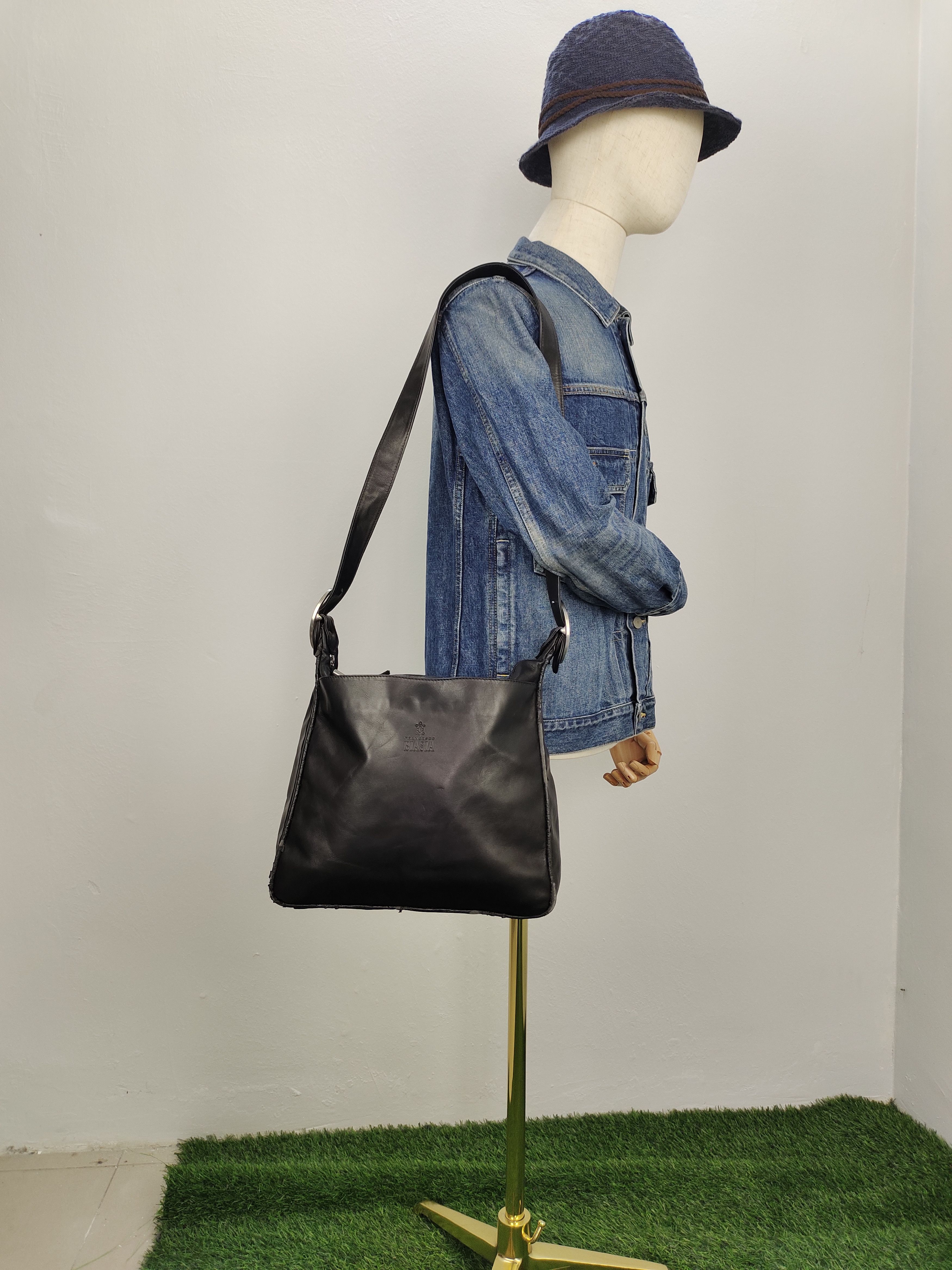 Japanese Brand Vintage Francesco Biasia Italy Patina Leather Shoulder Bag Size ONE SIZE - 2 Thumbnail
