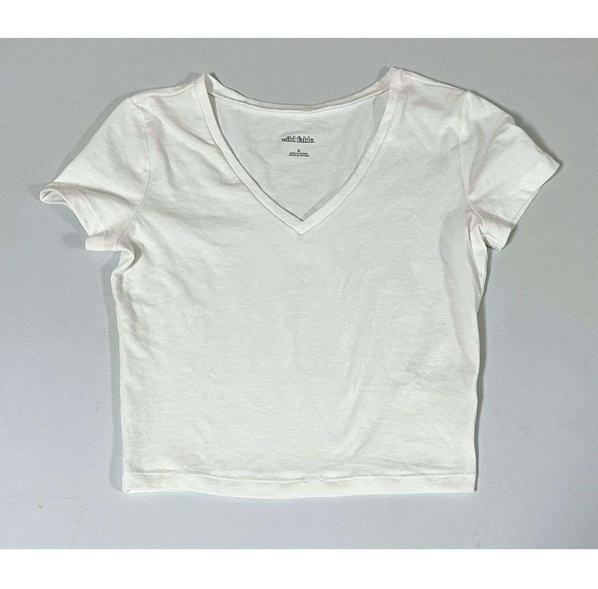 Wild Things Wild Fable White Solid V-Neck T-Shirt Top Blouse Tee Size S🤍 Size S / US 4 / IT 40 - 2 Thumbnail