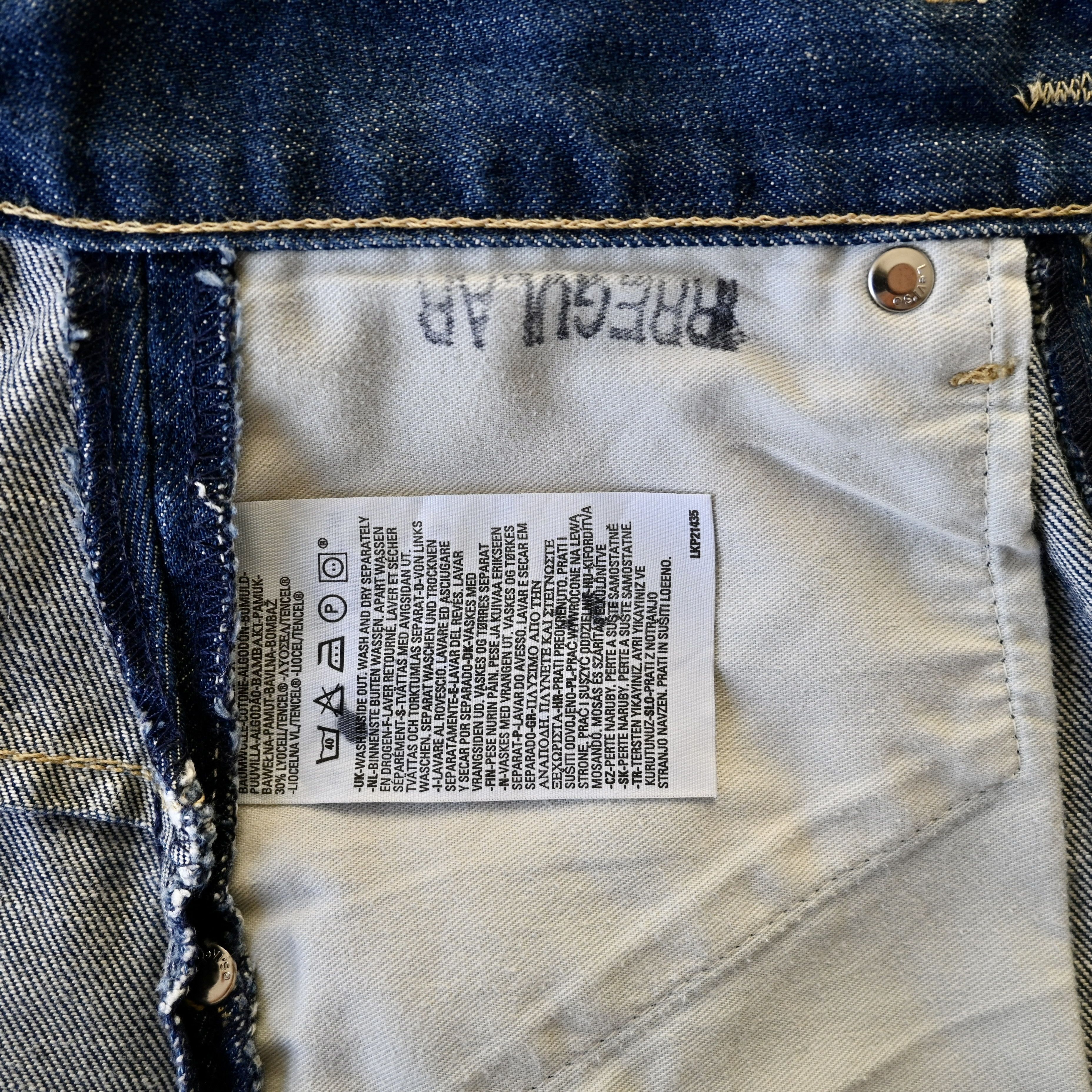 Levi's RARE, 2000s Levi's Europe 3D cut painted jeans, 30 x 32 Size US 30 / EU 46 - 20 Thumbnail