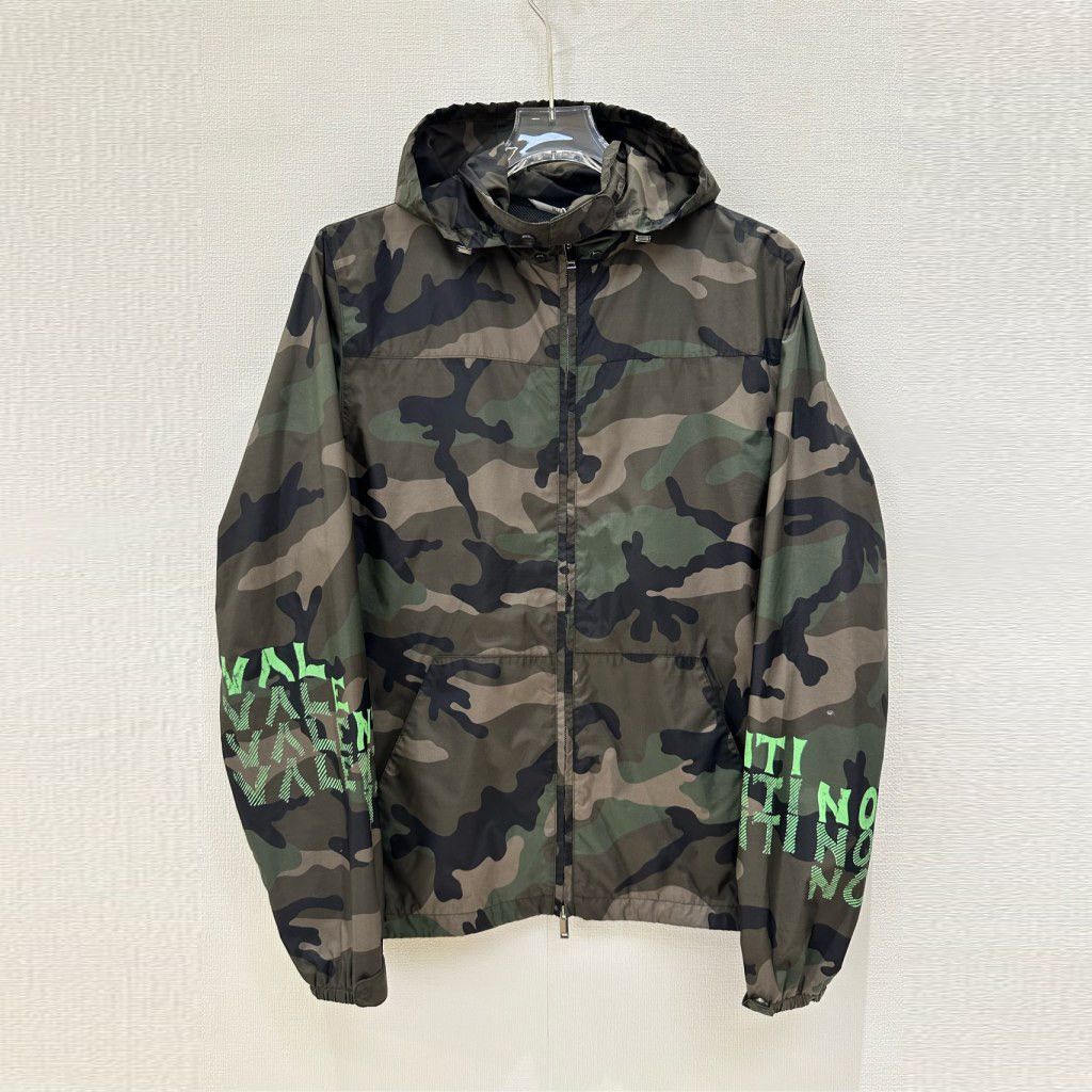 Valentino Valentino camouflage army logo prints wind breaker jacket Size US S / EU 44-46 / 1 - 1 Thumbnail
