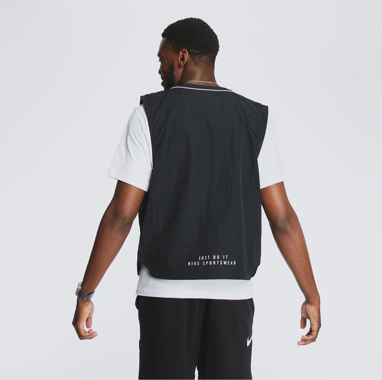 Nike Nike Sportswear DNA Woven Vest CW2366-010 Black Size M Size US M / EU 48-50 / 2 - 3 Thumbnail