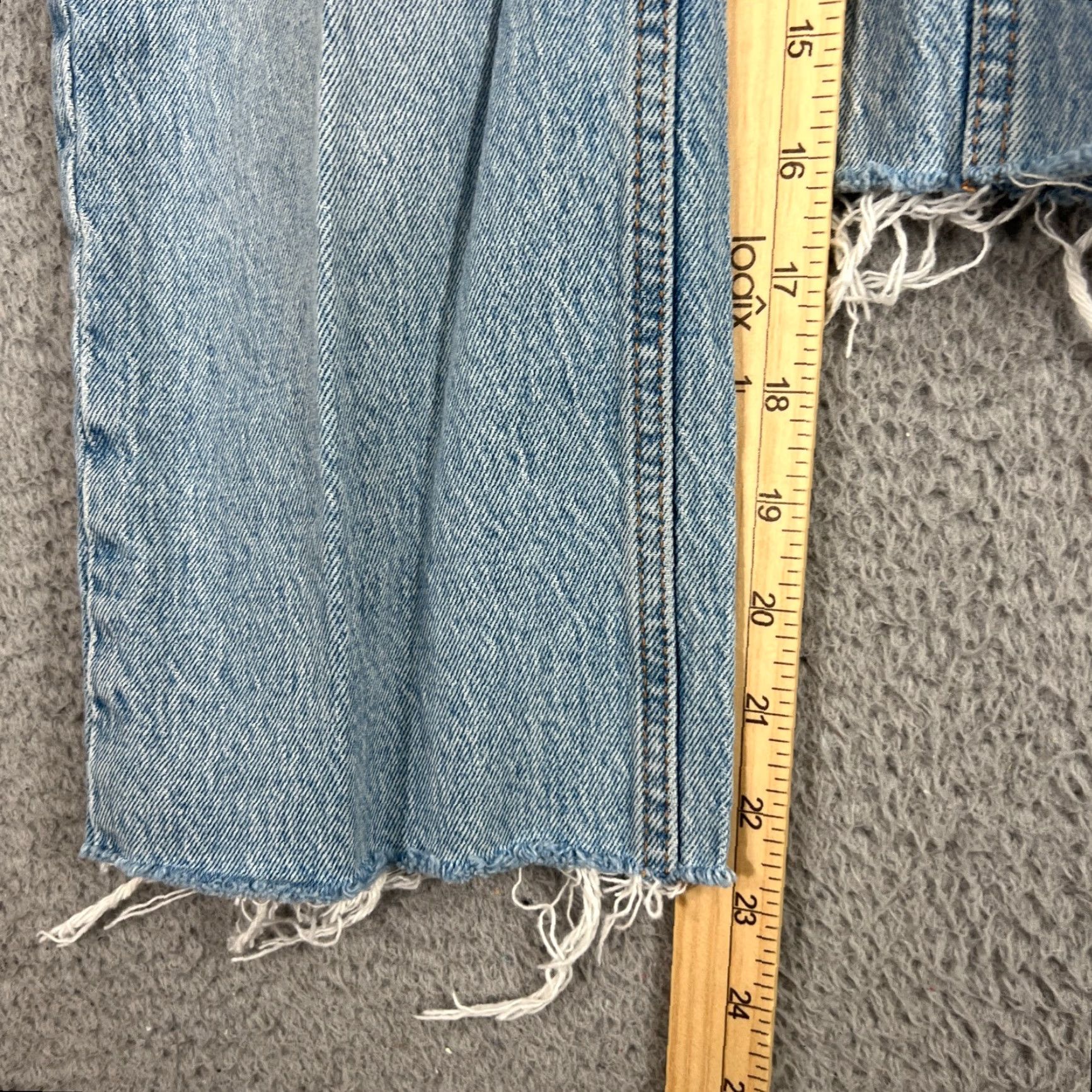 Abercrombie & Fitch Abercrombie & Fitch Ultra High Rise 90s Straight Jeans Size 0 Light Wash Blue Denim Women Regular 5-Pocket 23 in Inseam Footnotes: Preowned/Vintage No Size 25" / US 0 / IT 36 - 5 Thumbnail