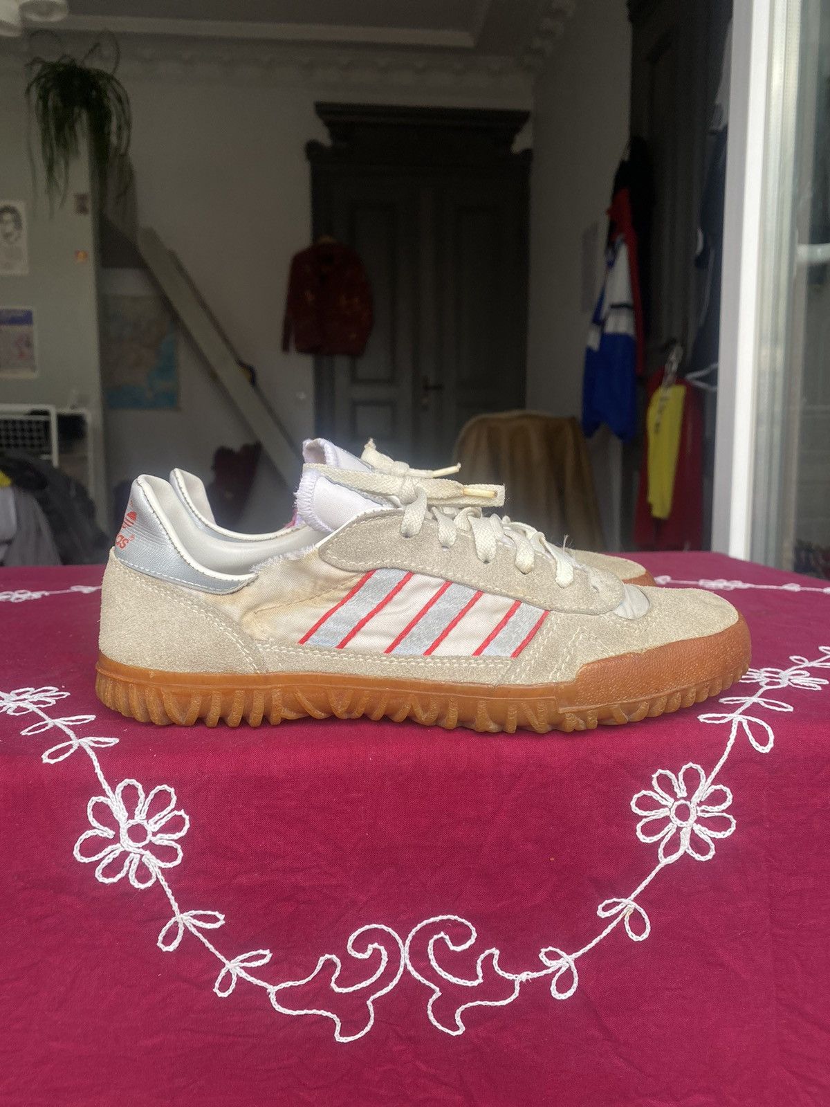 image of Rare Vintage Adidas Retro Low Top Sneakers in White, Men's (Size 9)