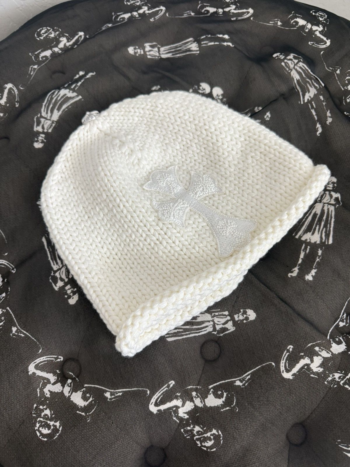 Chrome Hearts CRYSTAL CROSS CASHMERE CREAM BEANIE Size ONE SIZE - 1 Thumbnail