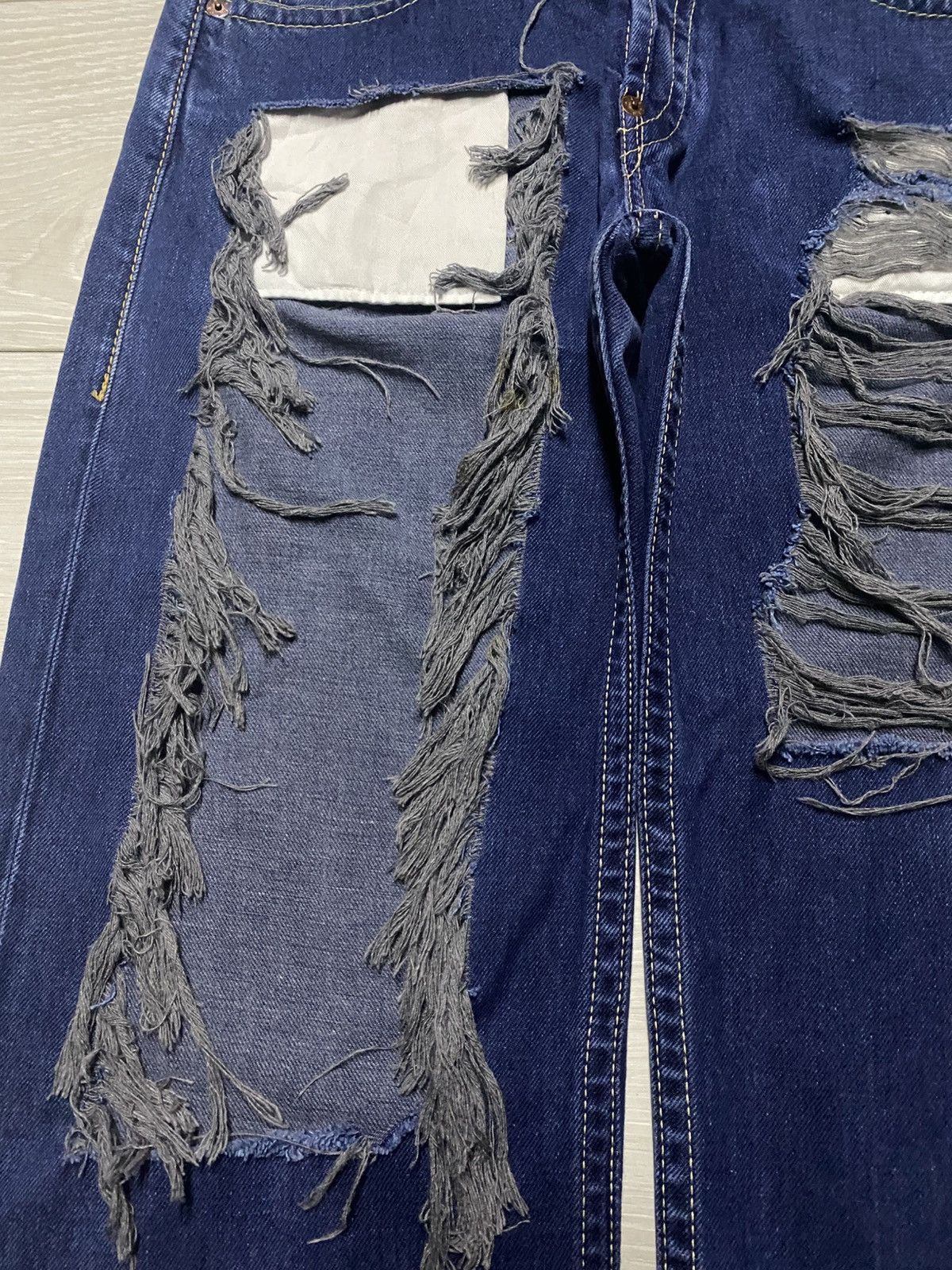 Levi's Levis 902 Blue Wash Ripped Baggy Jeans Size US 31 - 7 Thumbnail