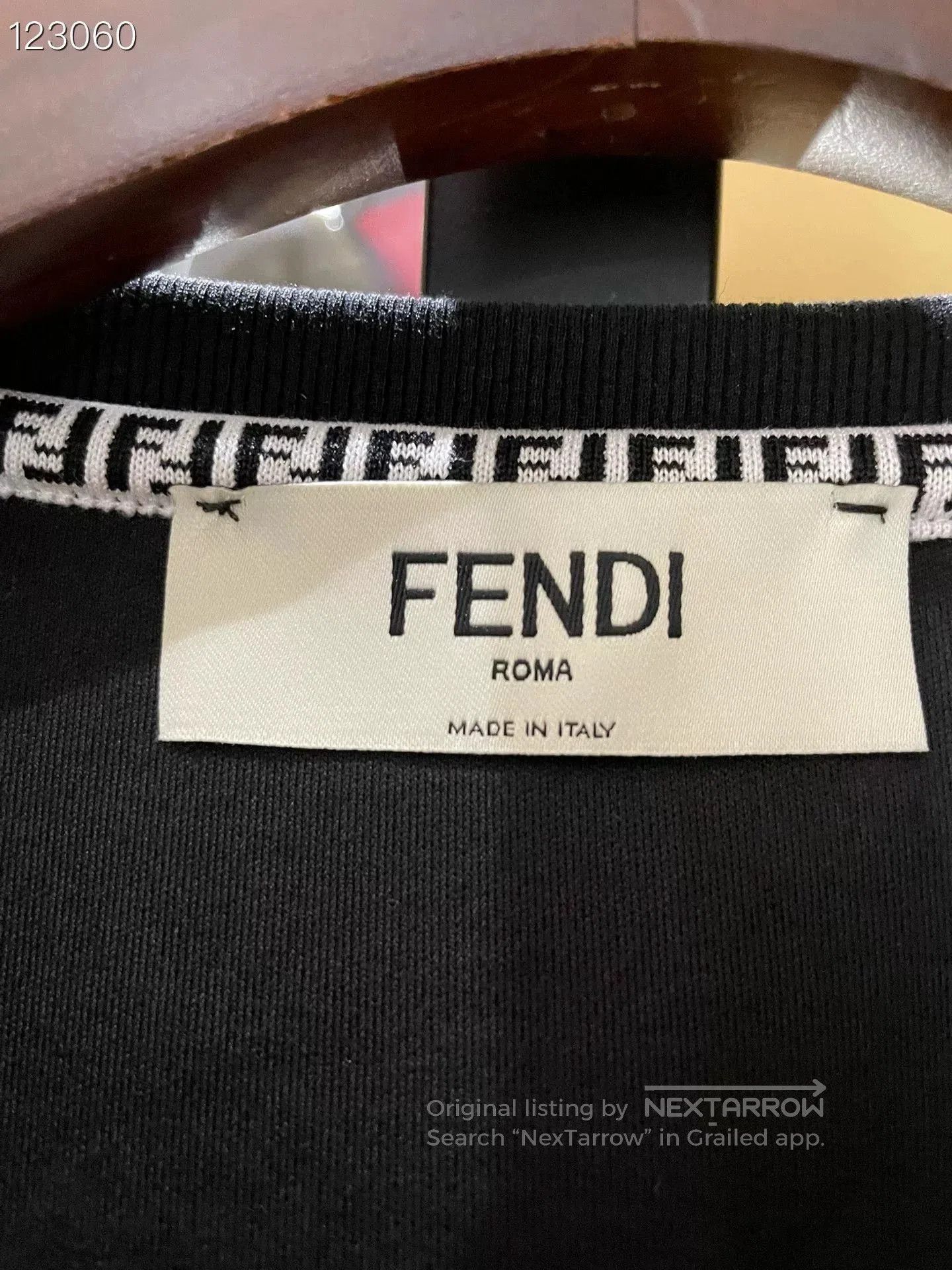 Fendi FENDI Embossed Logo T. Size M / US 6-8 / IT 42-44 - 3 Thumbnail