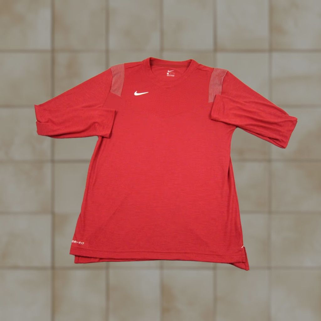 Nike VINTAGE Nike Dri-FIT Shirt Mens L Red 90s Nike Shirt Long Sleeve Gym Size US L / EU 52-54 / 3 - 1 Thumbnail