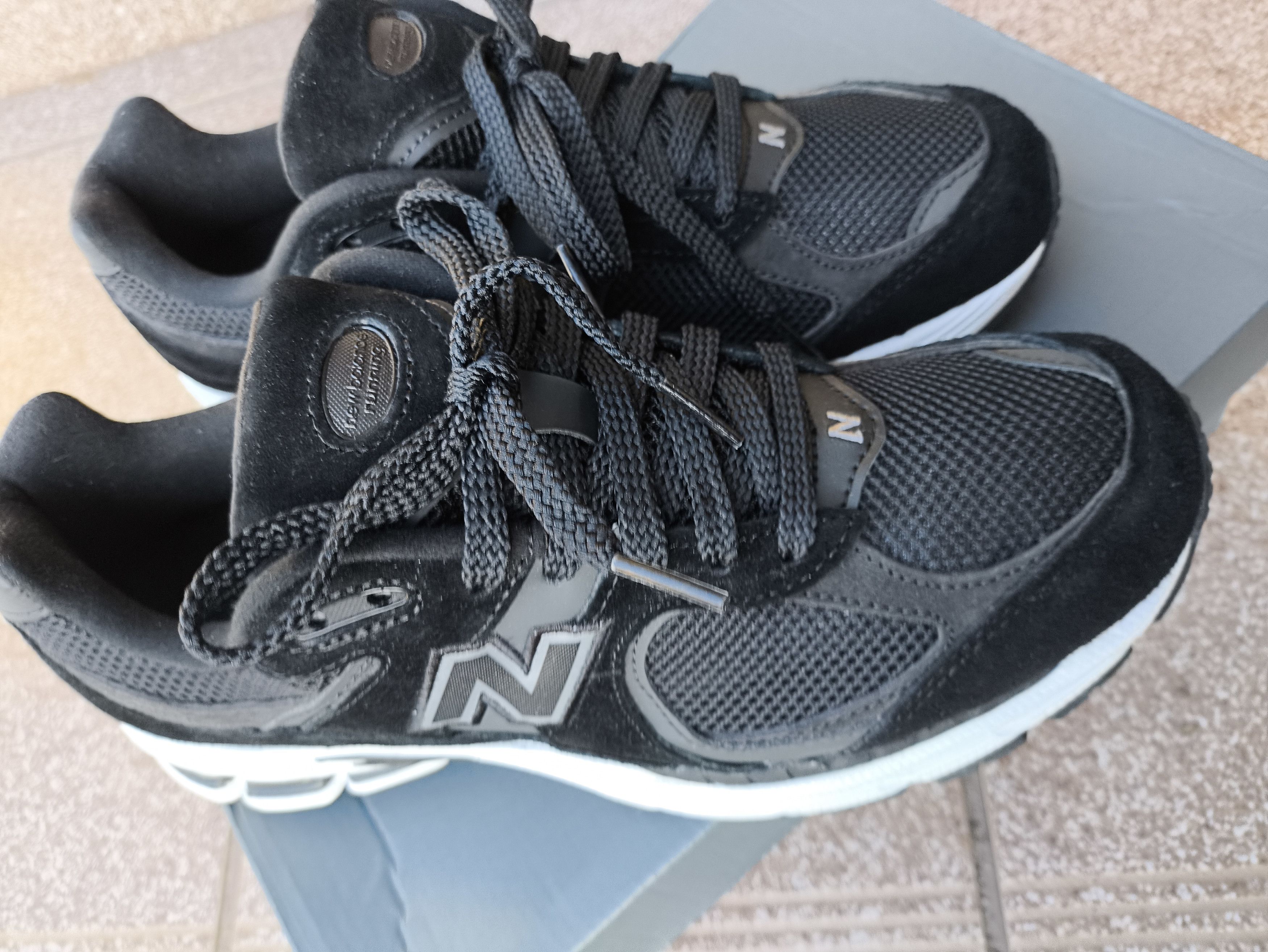 New Balance New Balance 2002R Black Suede Mesh Size 41.5 US 8 Excellent Size US 8.5 / EU 41-42 - 5 Thumbnail