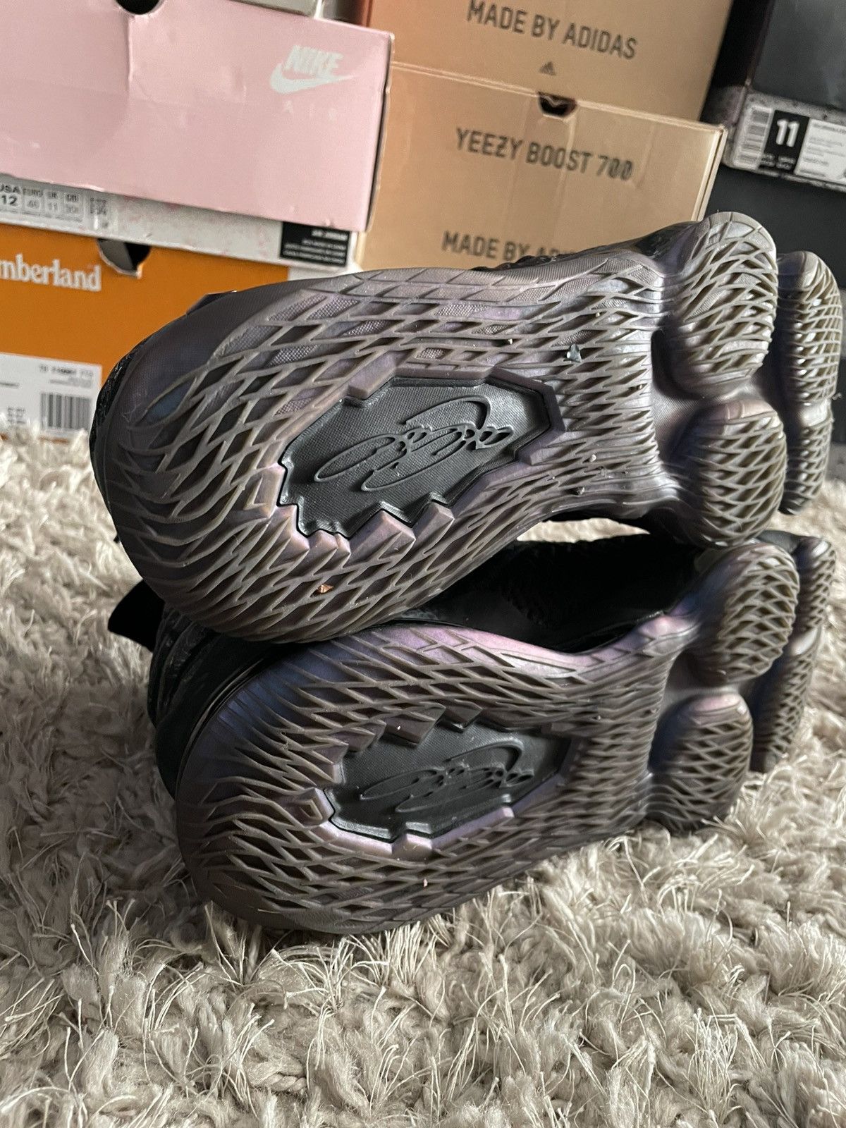 Nike Nike LeBron 17 Global Currency Size US 9 / EU 42 - 8 Thumbnail