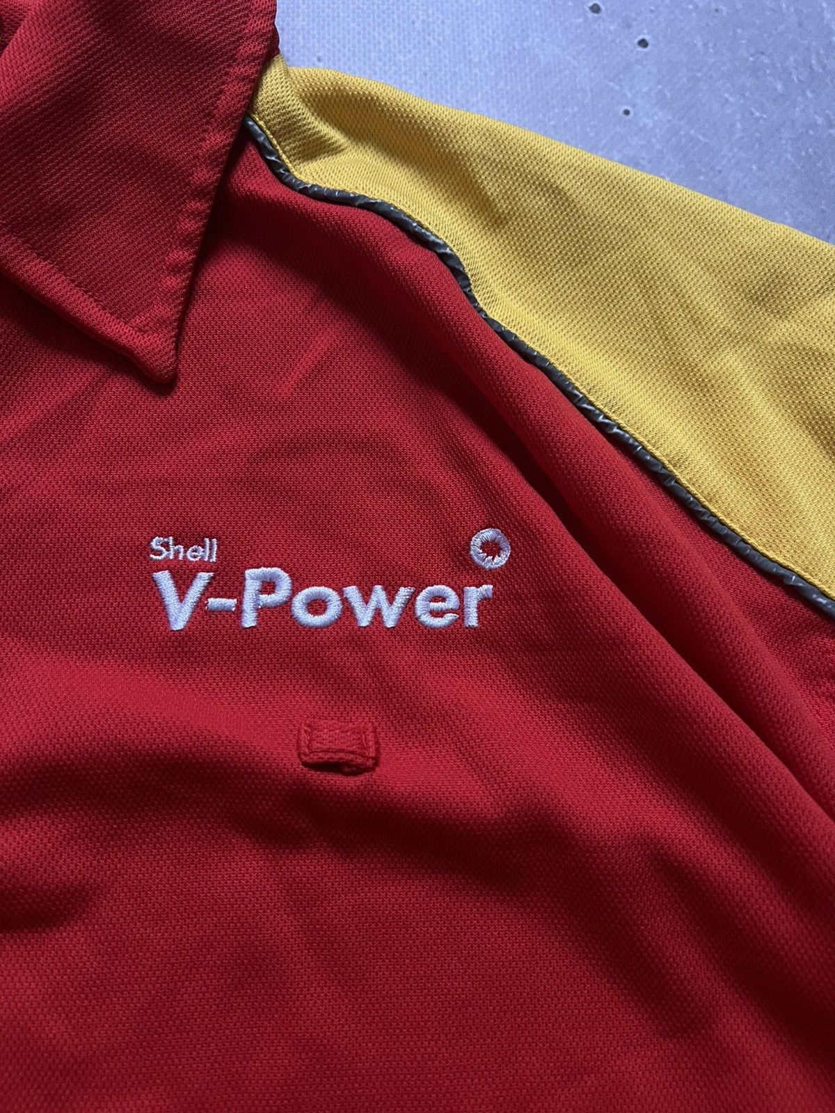Ferrari Ferrari Shell V-Power Men's Button-Down T-Shirt, Formula 1 L Size US L / EU 52-54 / 3 - 4 Thumbnail