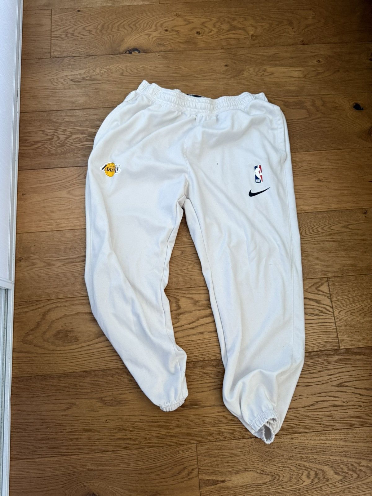 NBA Lakers PE joggers Size US 36 / EU 52 - 1 Thumbnail