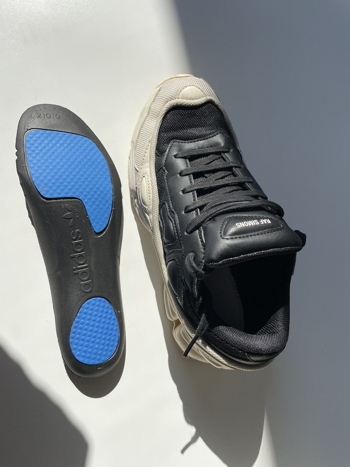Adidas × Raf Simons RAF SIMONS ADIDAS OZWEEGO SNEAKERS Size 6.5 US F34264 Size US 6.5 / EU 39-40 - 25 Thumbnail