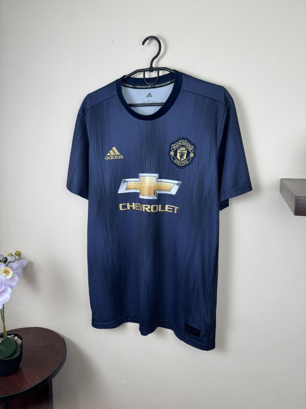 Adidas MANCHESTER UNITED THIRD FOOTBALL SHIRT 2018/2019 SOCCER L Size US XL / EU 56 / 4 - 3 Thumbnail
