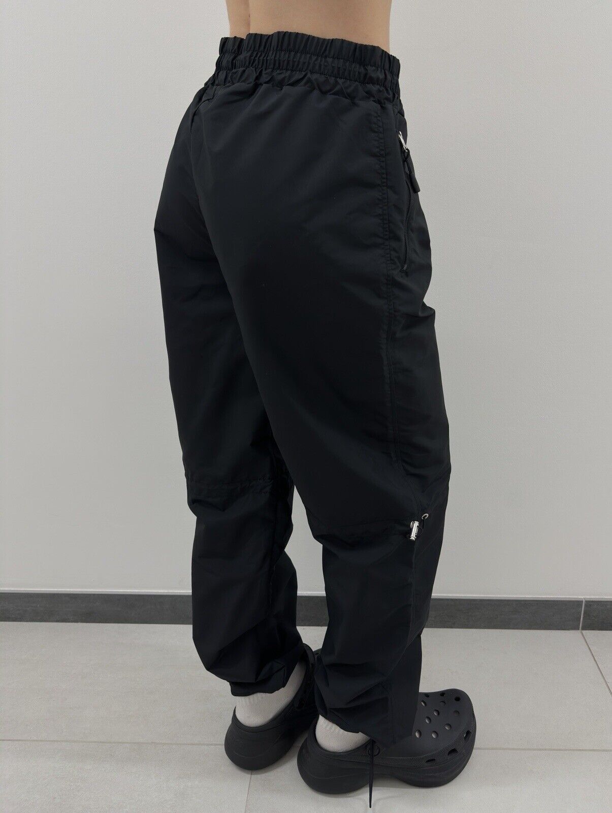 Axel Arigato Axel Arigato Atlas Track Pants Women’s Black Track Unisex Size 26" / US 2 / IT 38 - 8 Thumbnail