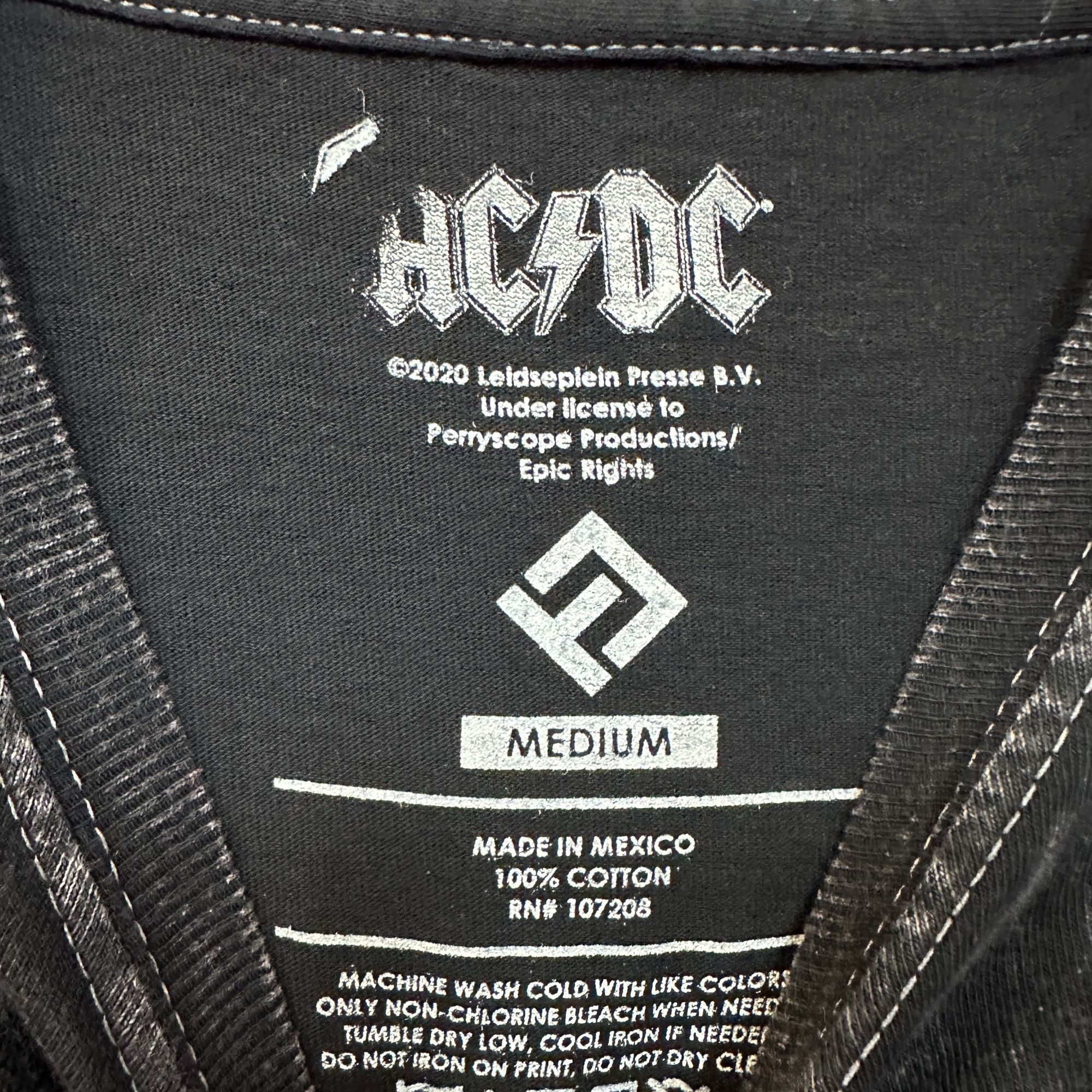 AC/DC AC/DC Hells Bells High Voltage Tshirt size Medium Size US M / EU 48-50 / 2 - 4 Thumbnail