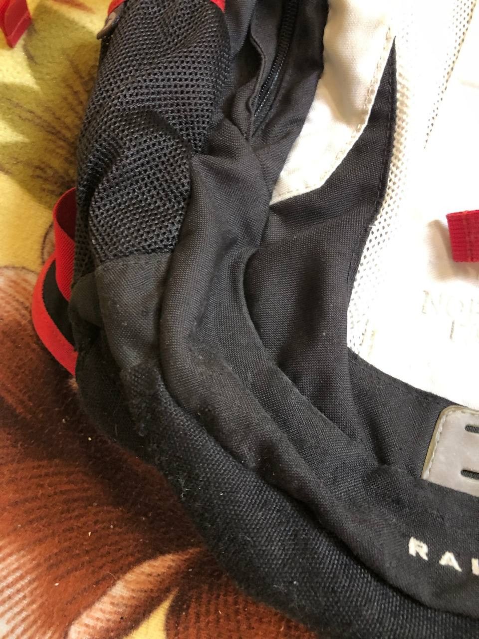The North Face Rare The North Face Daypack Backpack Hiking Size ONE SIZE - 14 Thumbnail