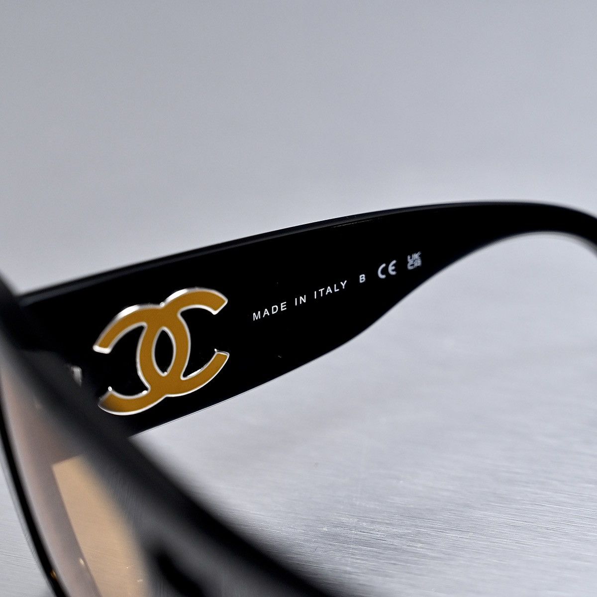 Chanel CHANEL 0CH5539 1799/7 SUNGLASSES Size ONE SIZE - 5 Thumbnail