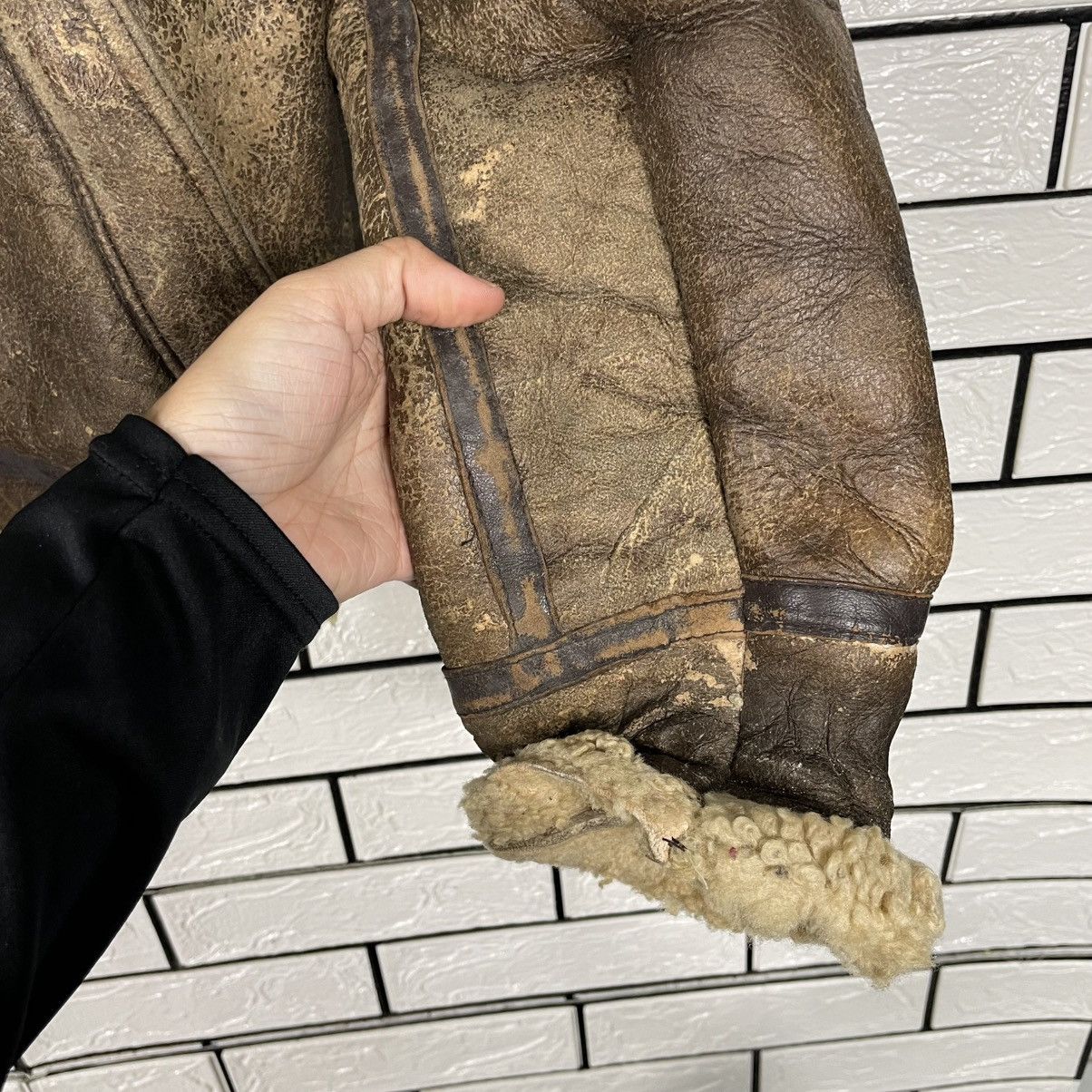 Japanese Brand Vintage US Force Sheepskin Shearling B3 Bomber Jacket Size US M / EU 48-50 / 2 - 15 Thumbnail
