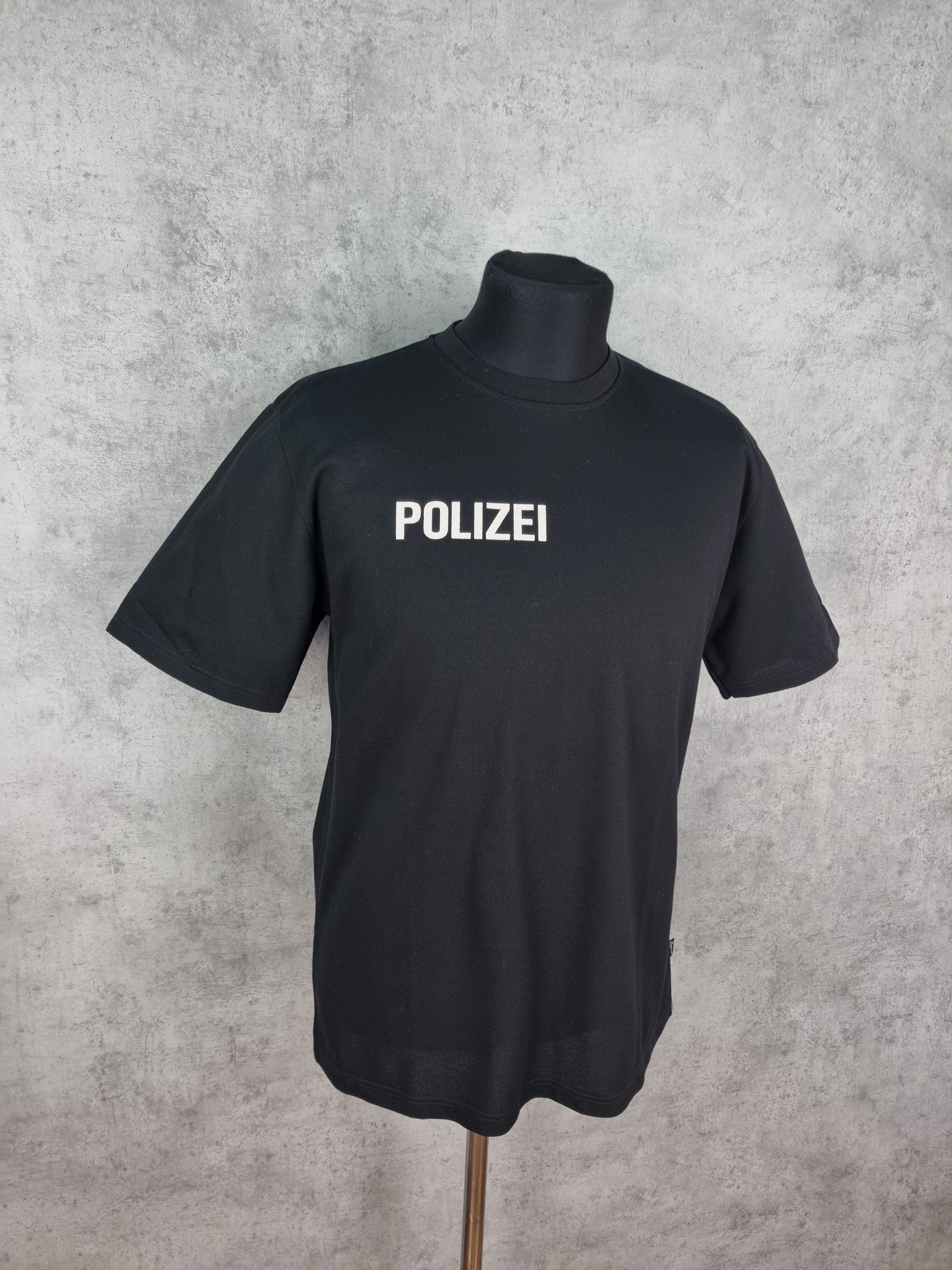 Vintage 90s Polizei Print Tee Shirt Vetements Style seen on Kanye Size US L / EU 52-54 / 3 - 13 Thumbnail