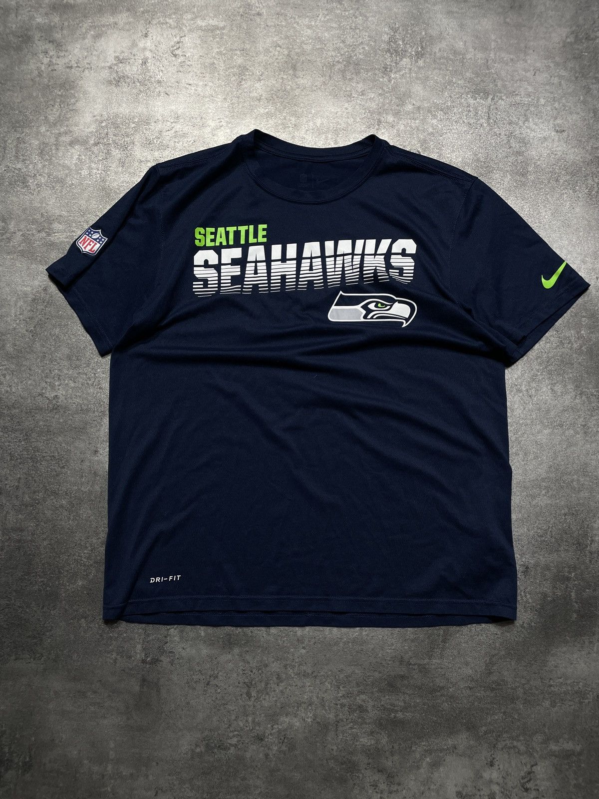 NFL 🔥Offers🔥Nike NFL Seattle Seahawks T-Shirt Swoosh Spellout Size US L / EU 52-54 / 3 - 1 Thumbnail