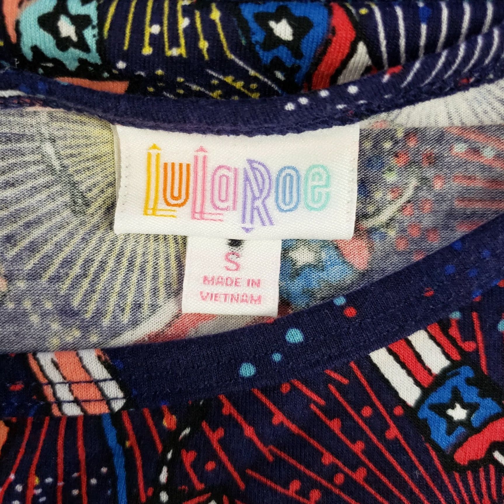 Vintage LuLaRoe Womens Irma Top Sz Small Fireworks Blue Red Shirt T-Shirt Crew Neck Short Sleeve Size S / US 4 / IT 40 - 4 Thumbnail