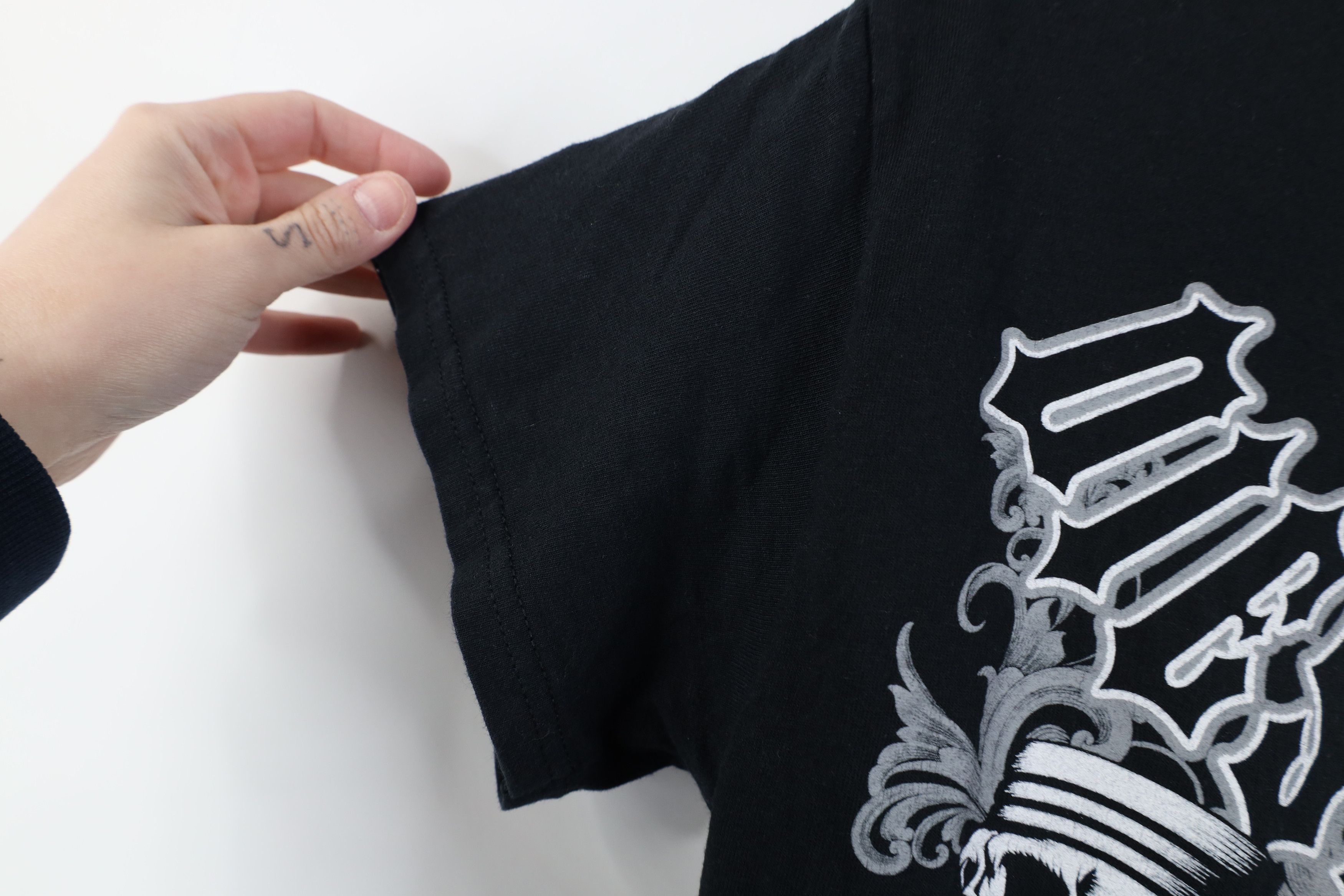 Vintage Vintage Y2K Streetwear Diesel Racing Tribal Skull T-Shirt Size US S / EU 44-46 / 1 - 10 Thumbnail