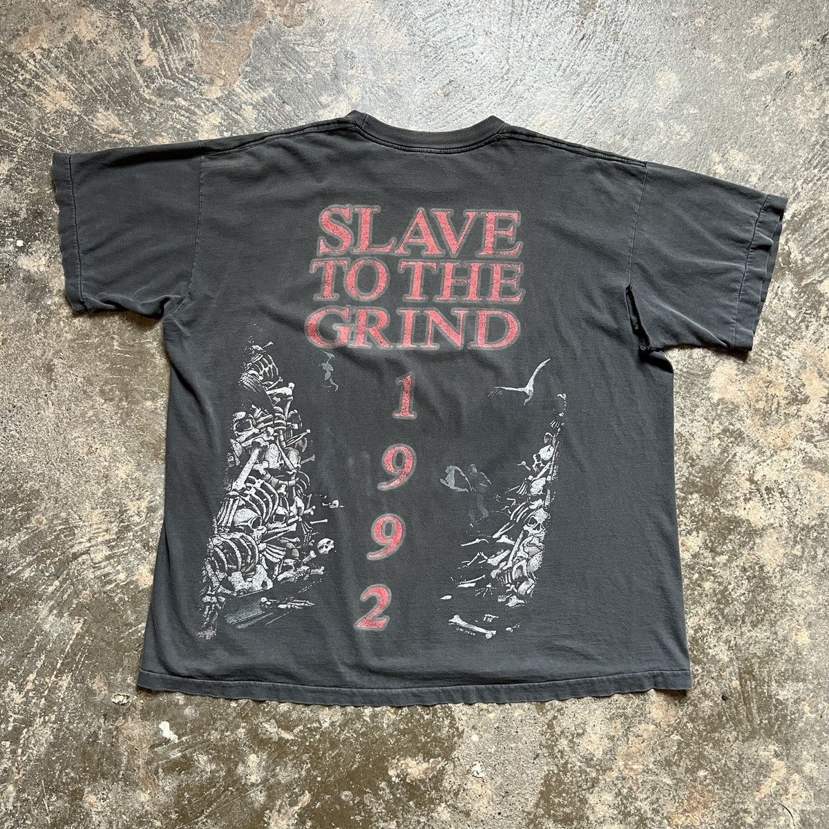 Band Tees × Vintage Vintage 1992 Skid Row Slave To The Grind thrashed T-shirt XL Size US XL / EU 56 / 4 - 5 Thumbnail