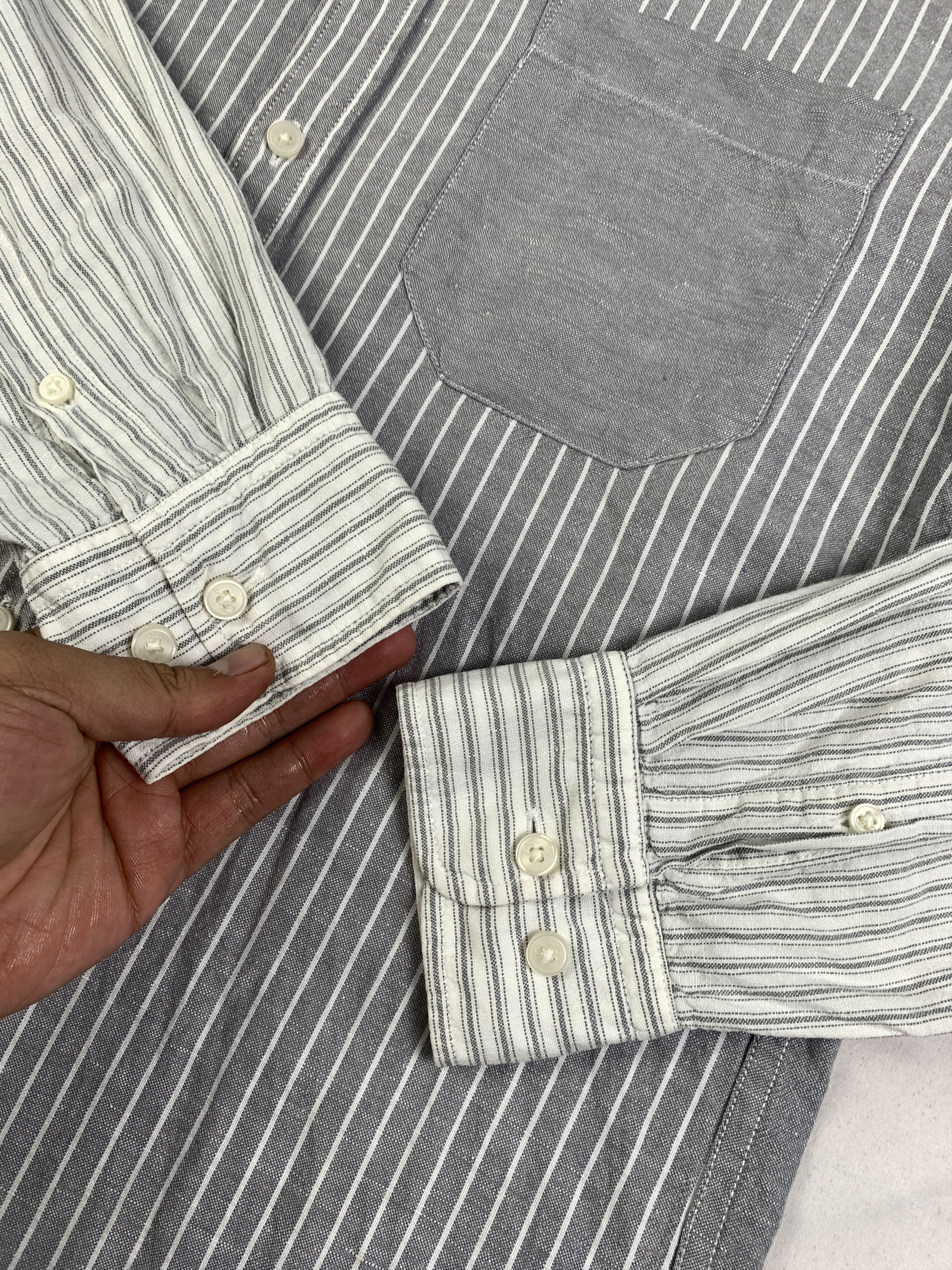 JW Anderson × Uniqlo Uniqlo x JWAnderson Gray Multi-Pinstripes Shirt (L) Size L / US 10 / IT 46 - 3 Thumbnail