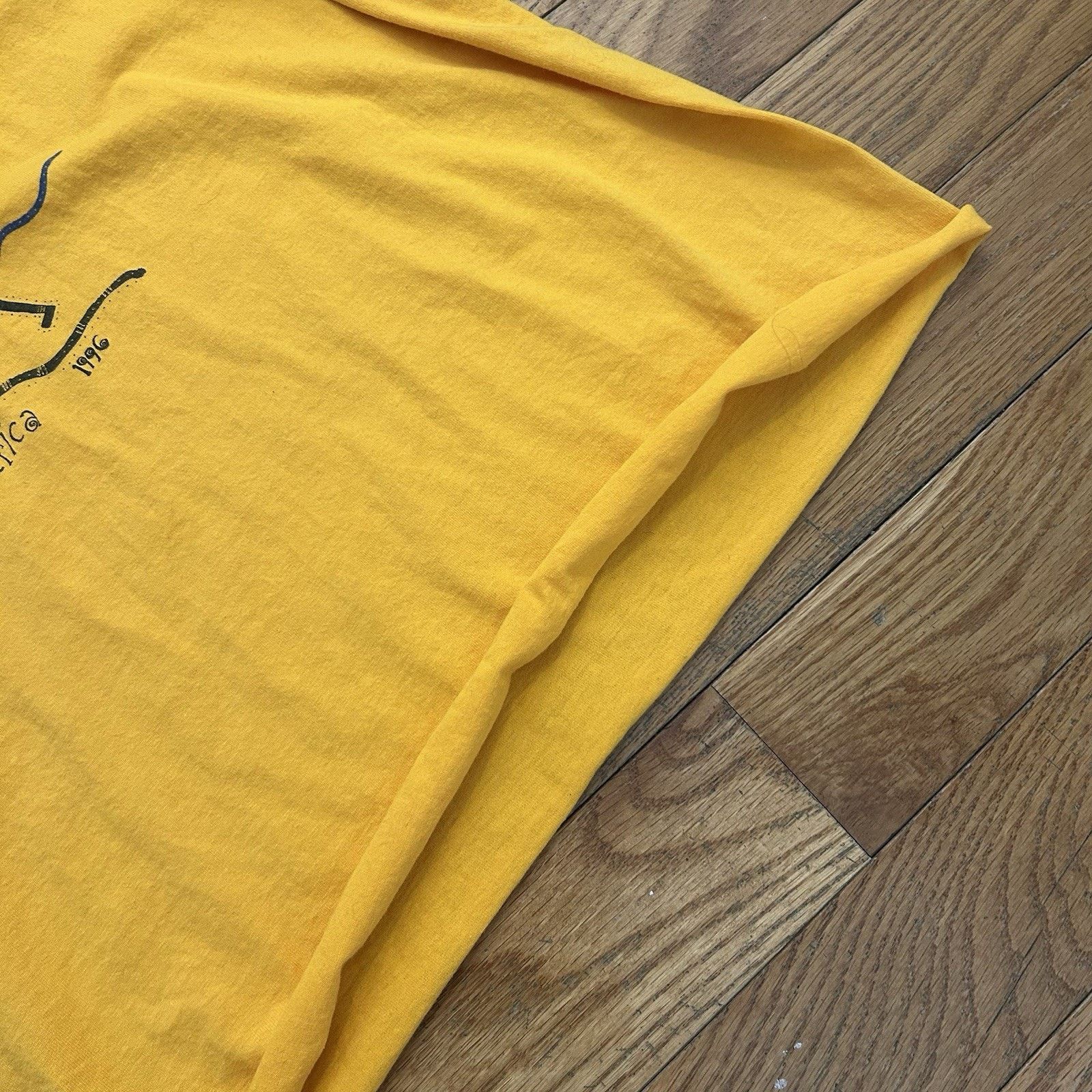 Vintage 1996 Walk America Screen Stars 90s Cropped Yellow Tee Shirt Size US XL / EU 56 / 4 - 4 Thumbnail