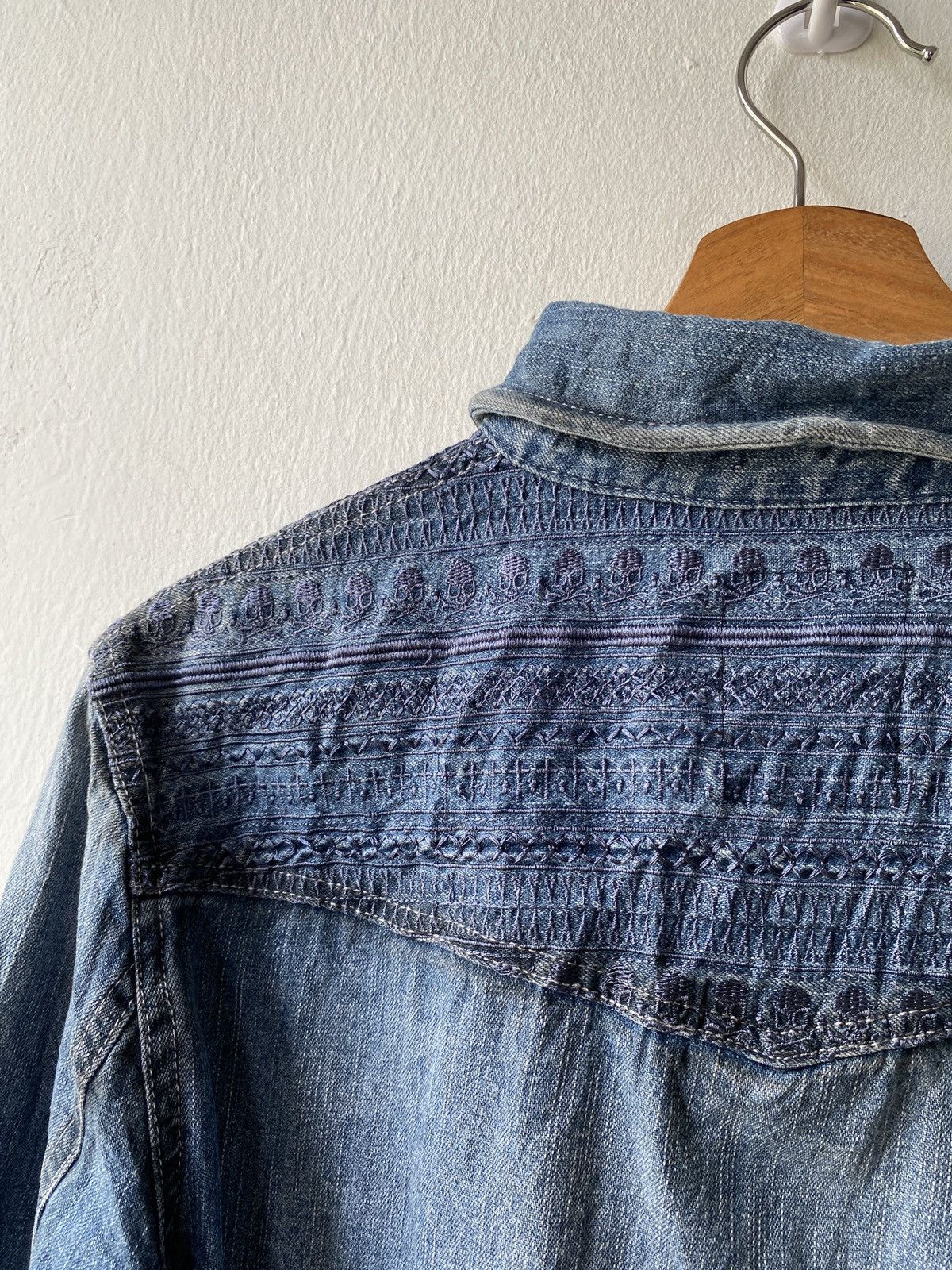In The Attic × Japanese Brand In The Attic Japan Distressed Button Up Denim Shirt Size US M / EU 48-50 / 2 - 11 Thumbnail