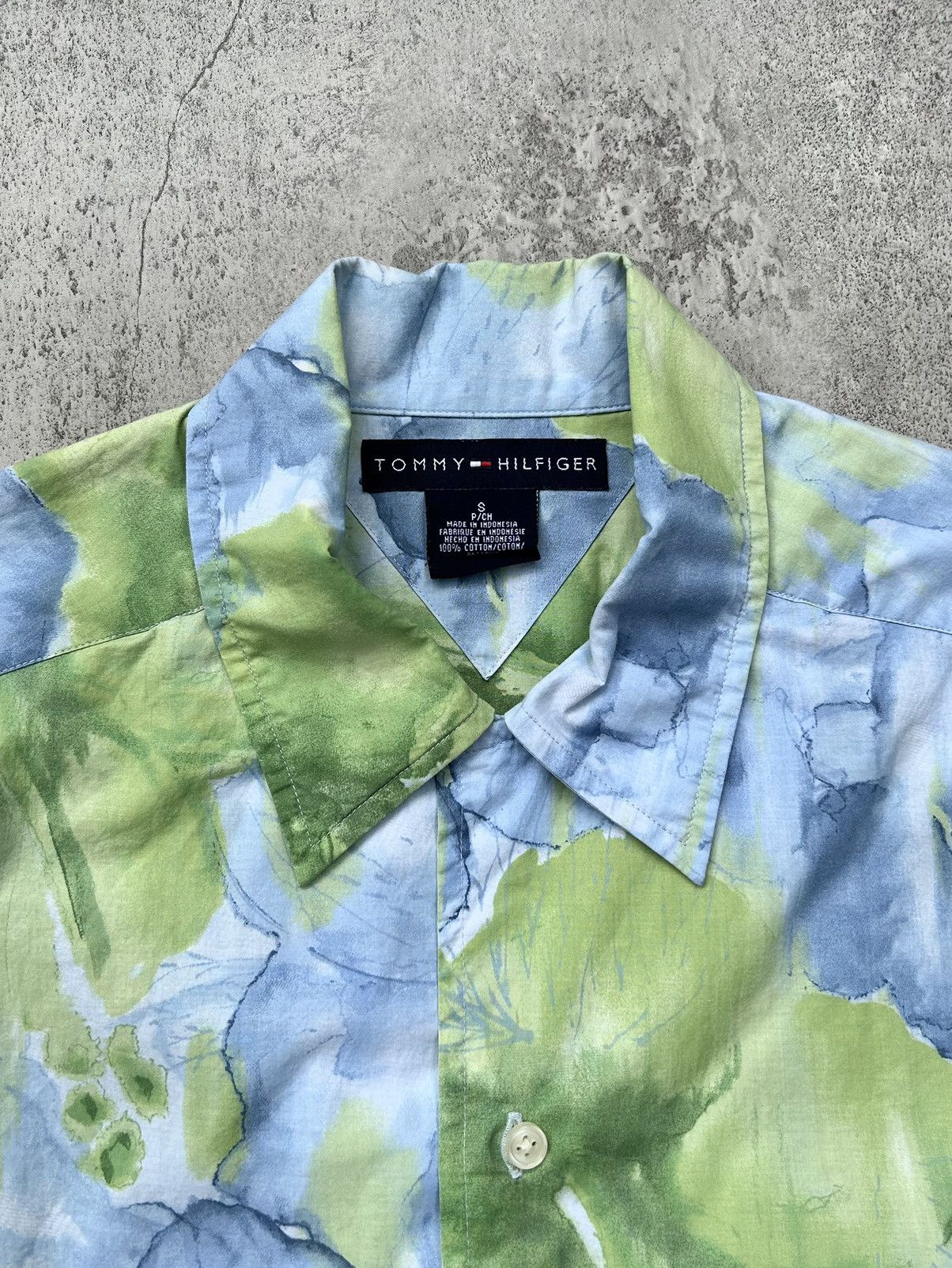 Tommy Hilfiger Tommy Hilfiger Floral Hawaiian Shirt Size US L / EU 52-54 / 3 - 3 Thumbnail