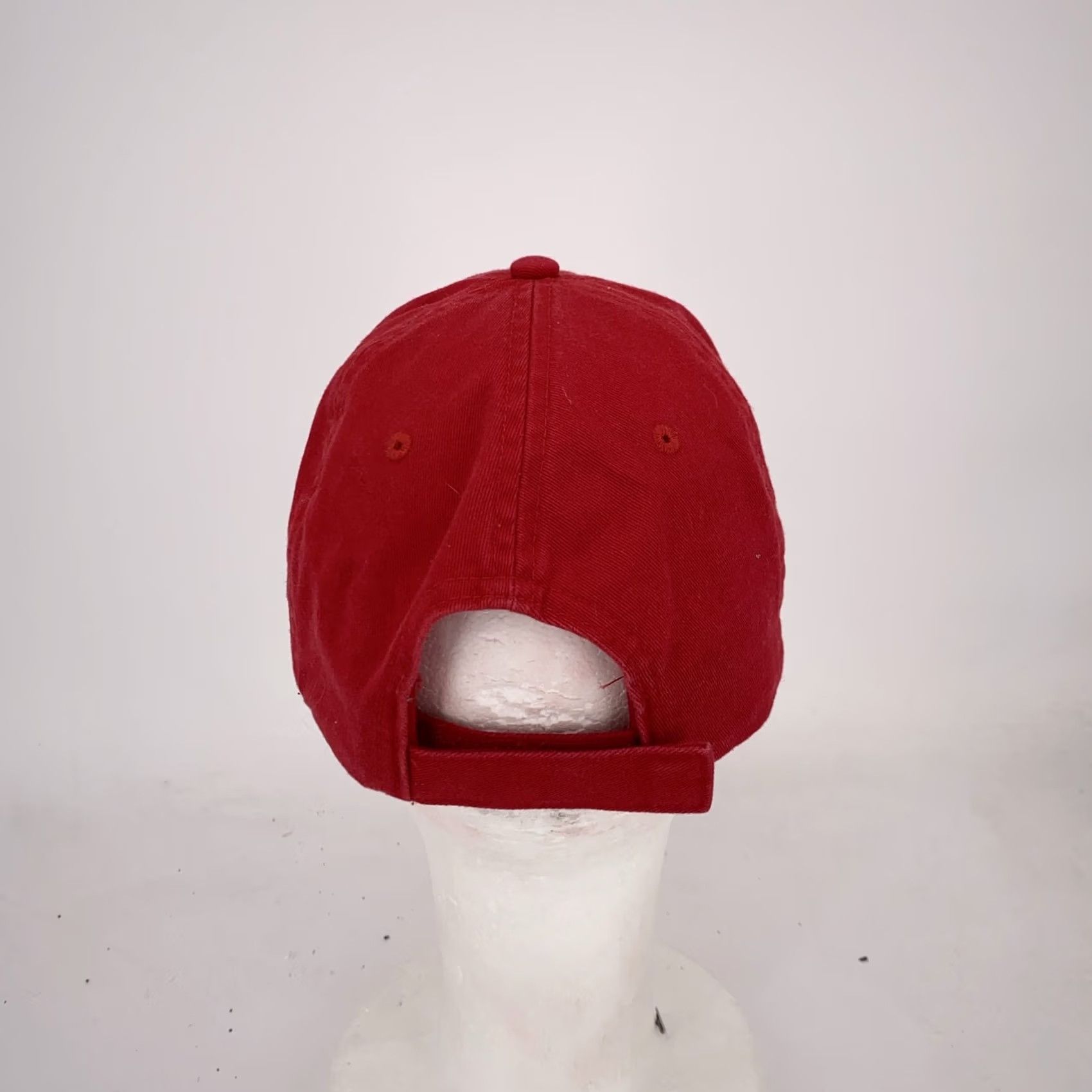 Vineyard Vines Vineyard Vines Red Cap Strap Back Embroidered Whale Mens Casual Preppy Size ONE SIZE - 3 Thumbnail