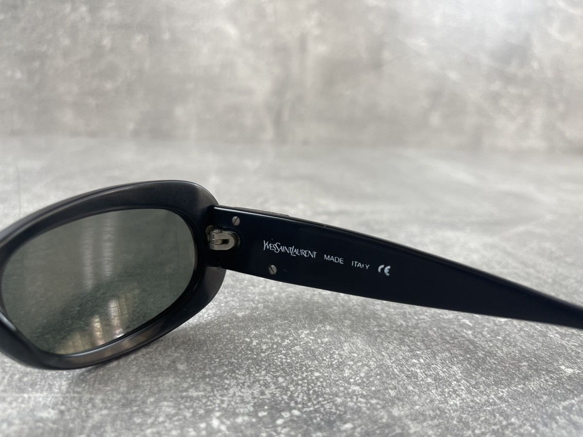 Yves Saint Laurent Yves Saint Laurent YSL Logo Oval Black Vintage Sunglasses Size ONE SIZE - 7 Thumbnail